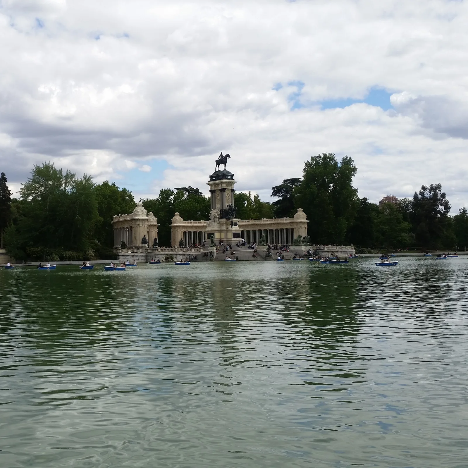 Interior at Rose Garden Madrid — travel photo