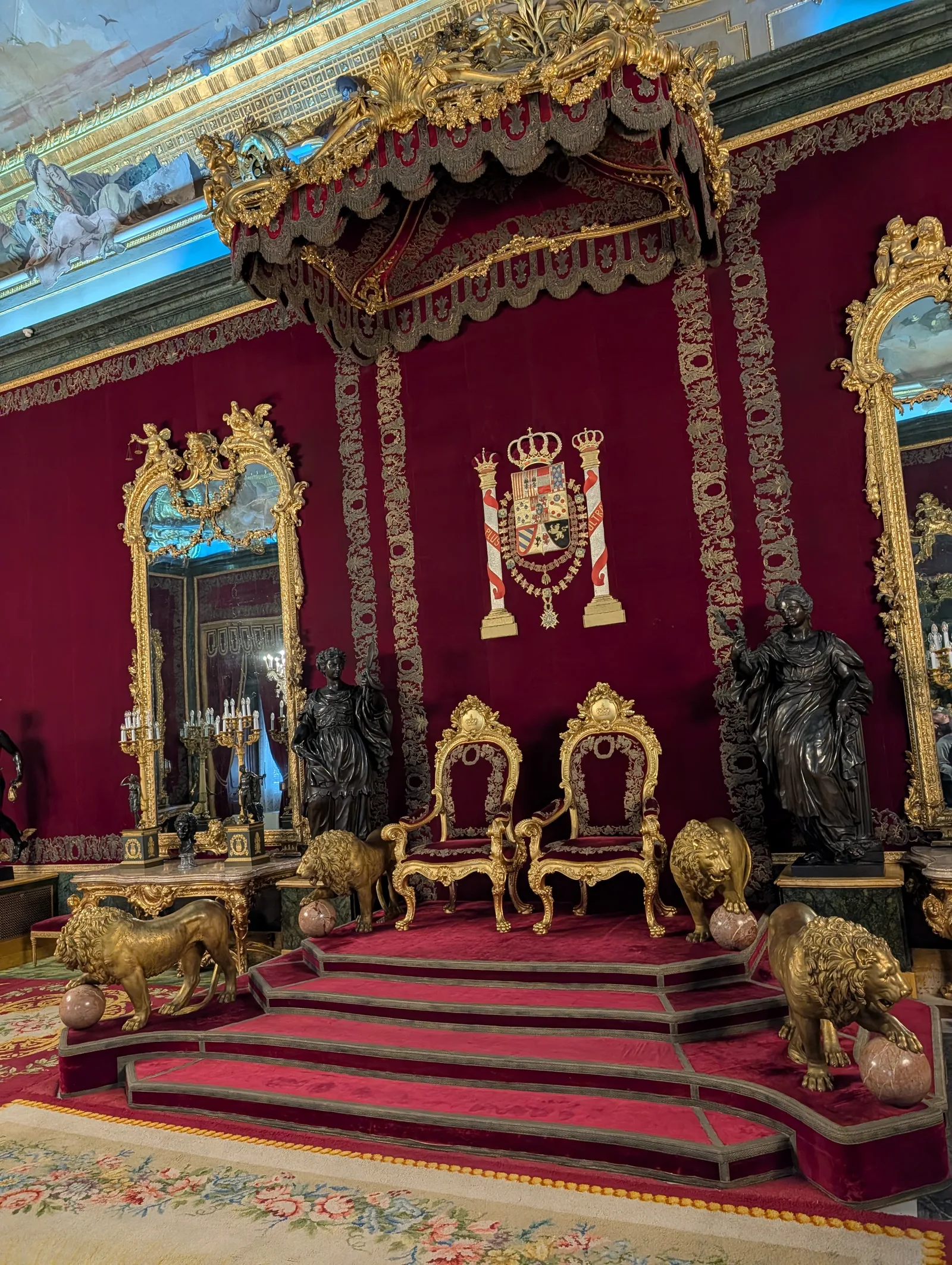 Main view at Royal Palace of Madrid Madrid — travel photo
