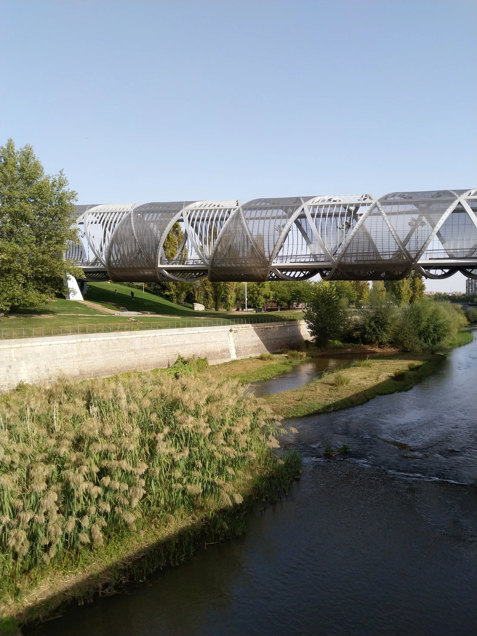 Atmosphere at Toboganes de Madrid Río Madrid — travel photo