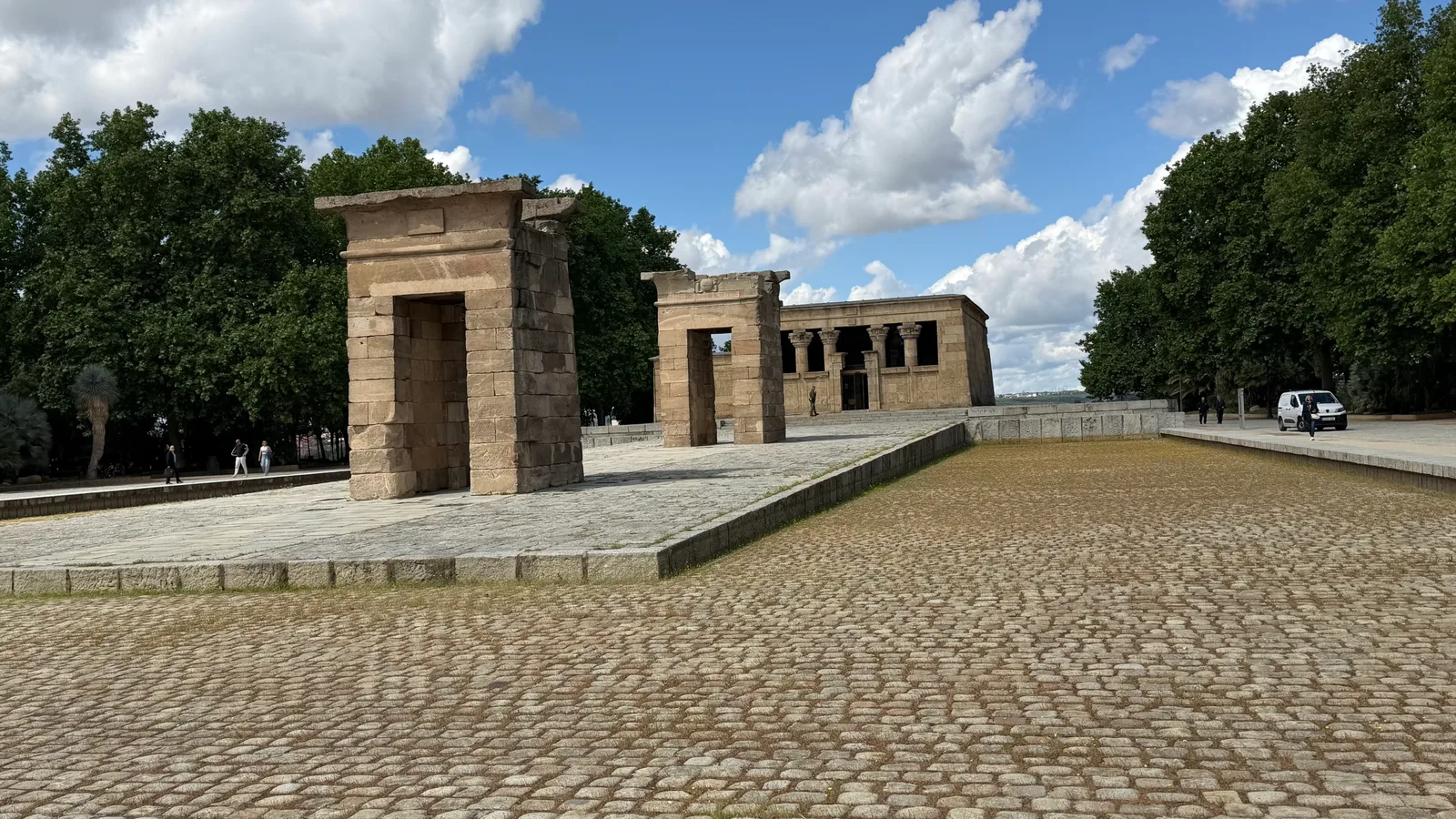 Atmosphere at Viewpoint Temple of Debod Madrid — travel photo