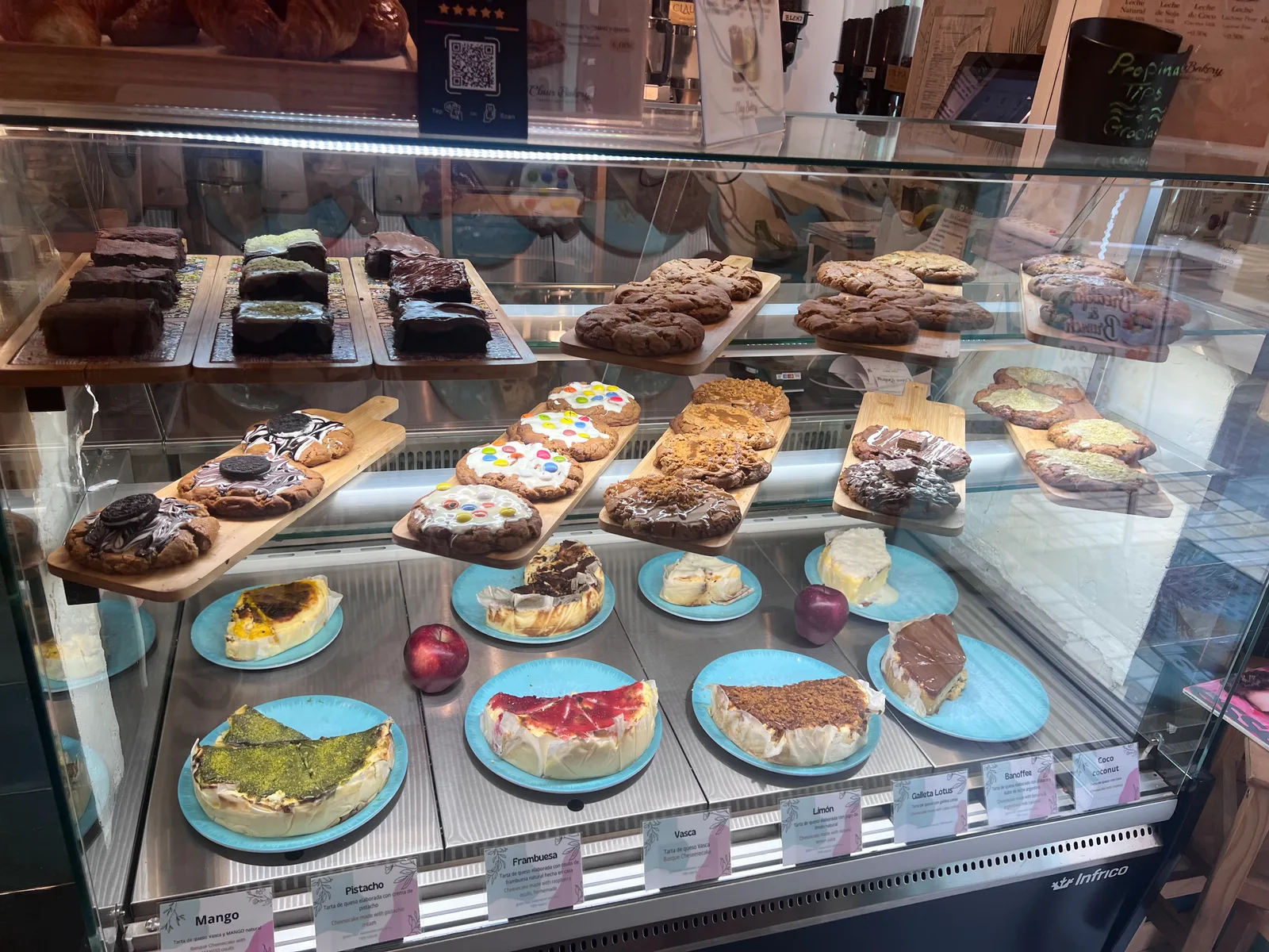 Main view at Claus Bakery Cheesecake Factory Malaga — travel photo