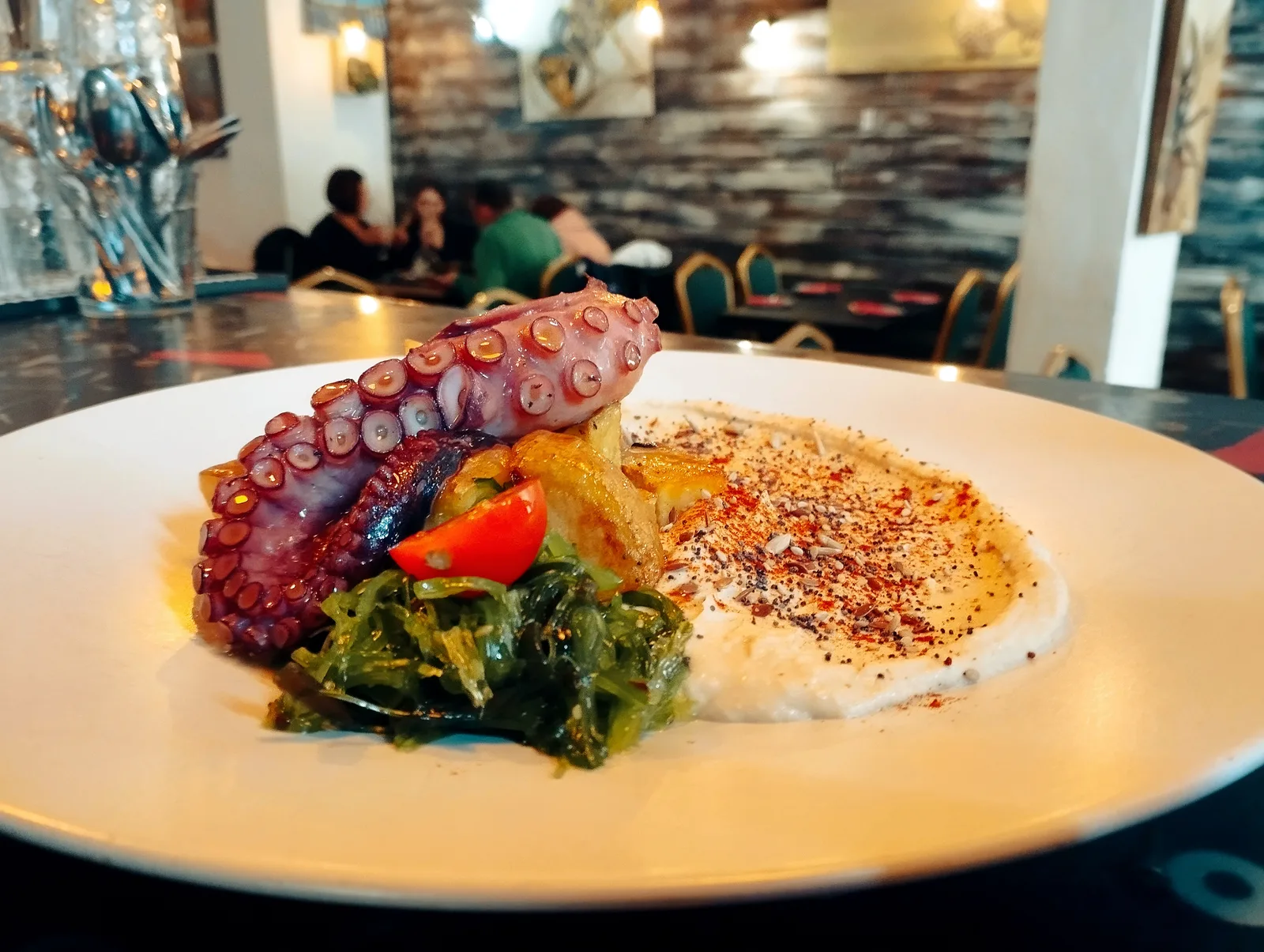 Details at El Gastronauta Malaga — travel photo