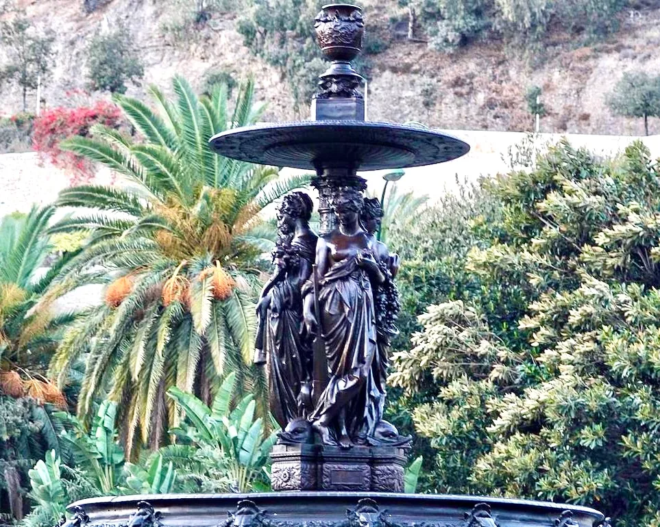 Atmosphere at Fuente de las Tres Gracias Malaga — travel photo