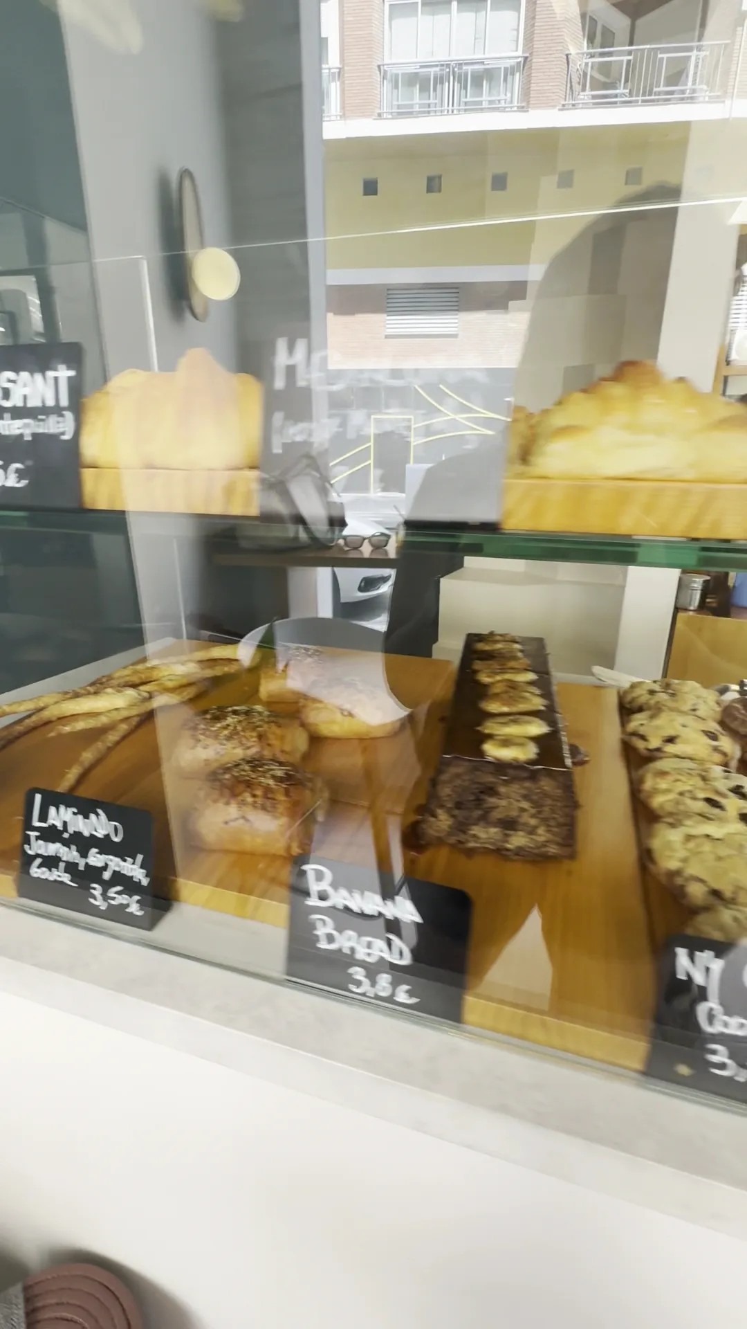 Atmosphere at Krümble Bakery Malaga — travel photo