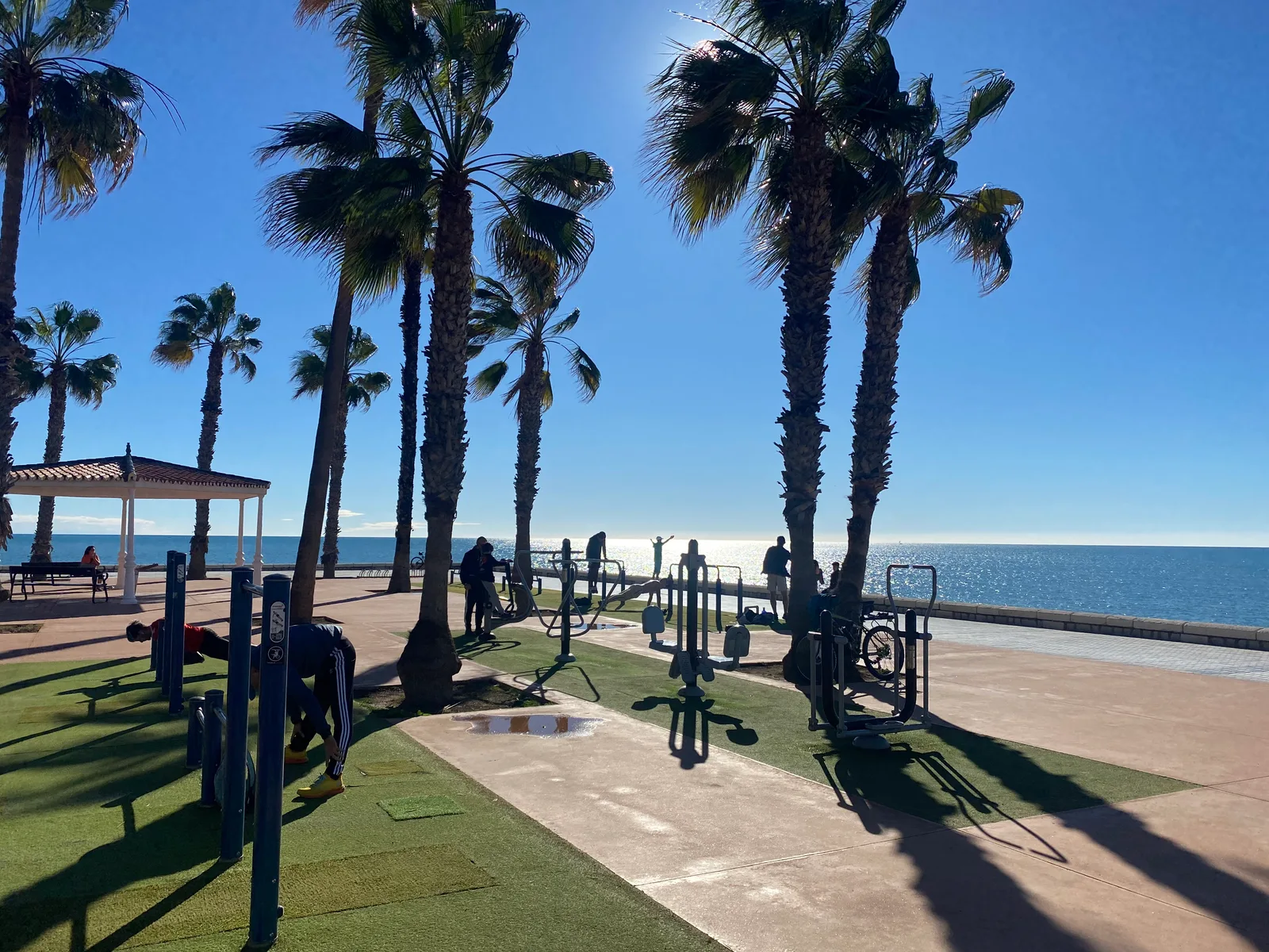 Atmosphere at Parque de ejercicios del Paseo Marítimo Malaga — travel photo