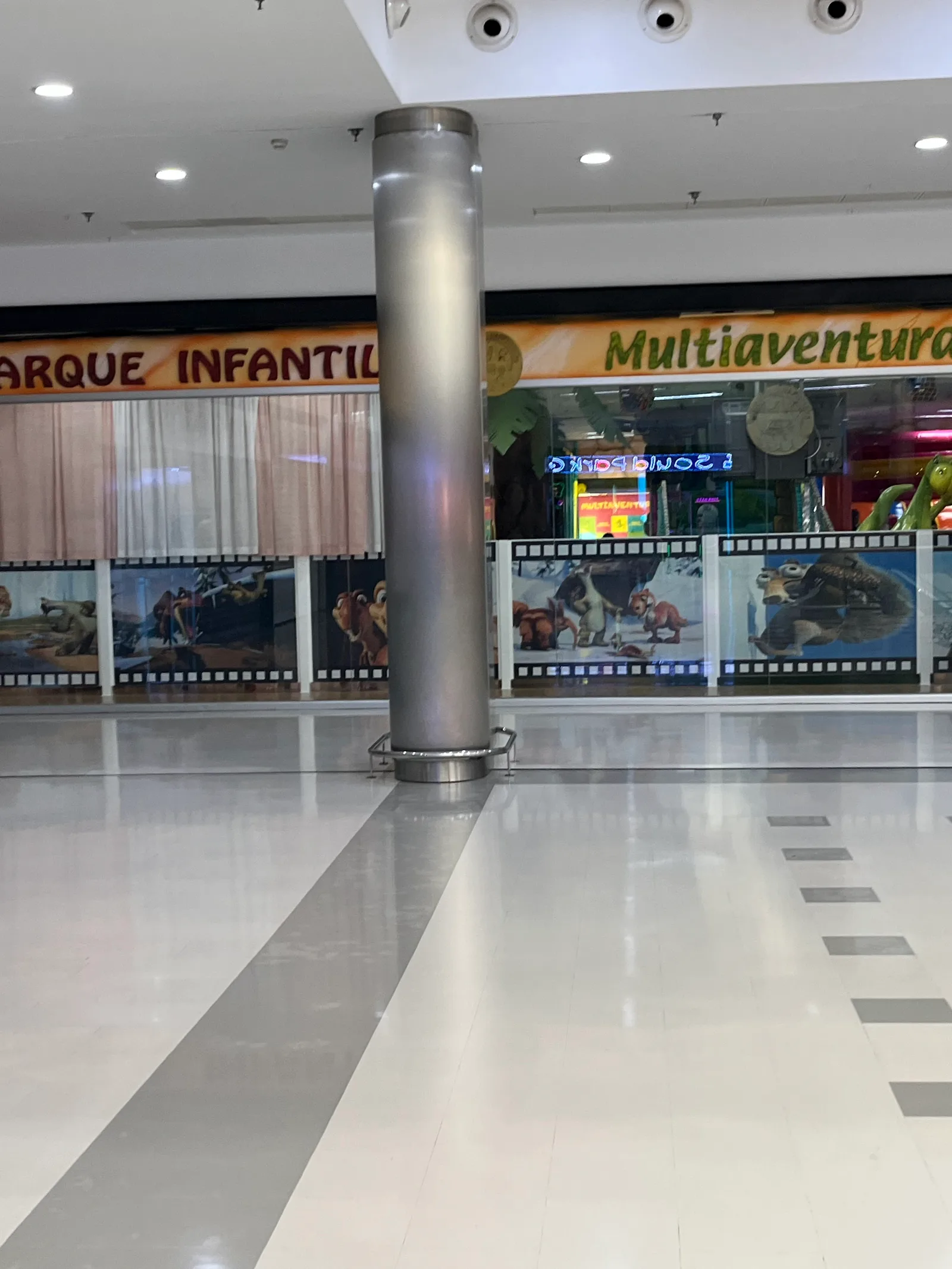 Atmosphere at Parque Infantil Multiaventura Malaga — travel photo
