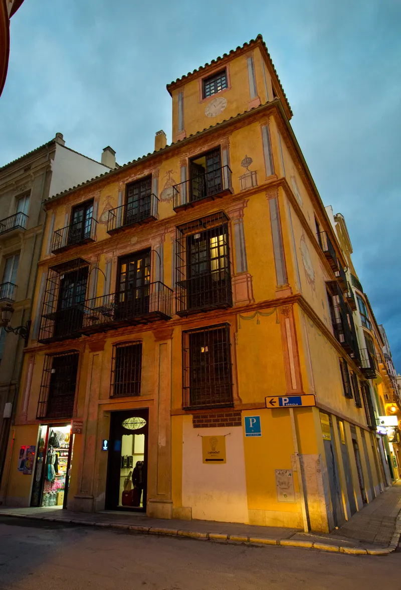 The Lights Hostel & Rooms