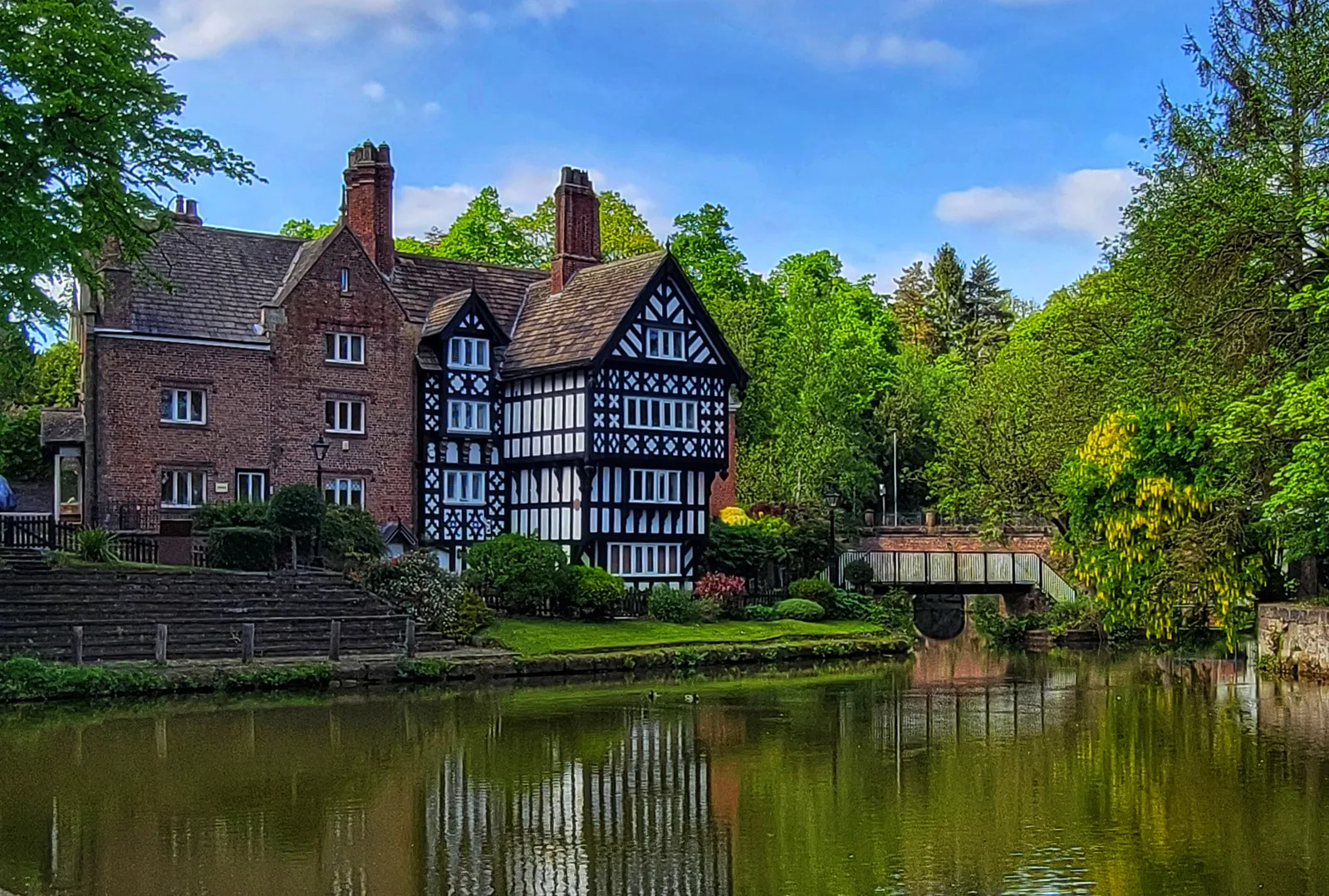 Bridgewater Canal Walk, Worsley, Manchester — romantic guide Manchester