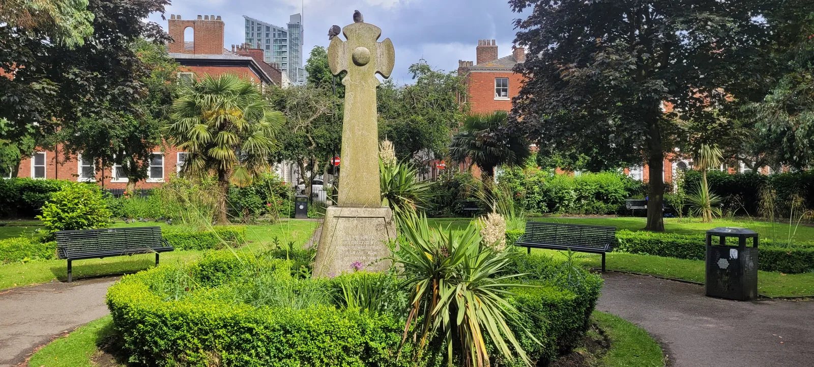 Atmosphere at Saint John's Gardens Manchester — travel photo