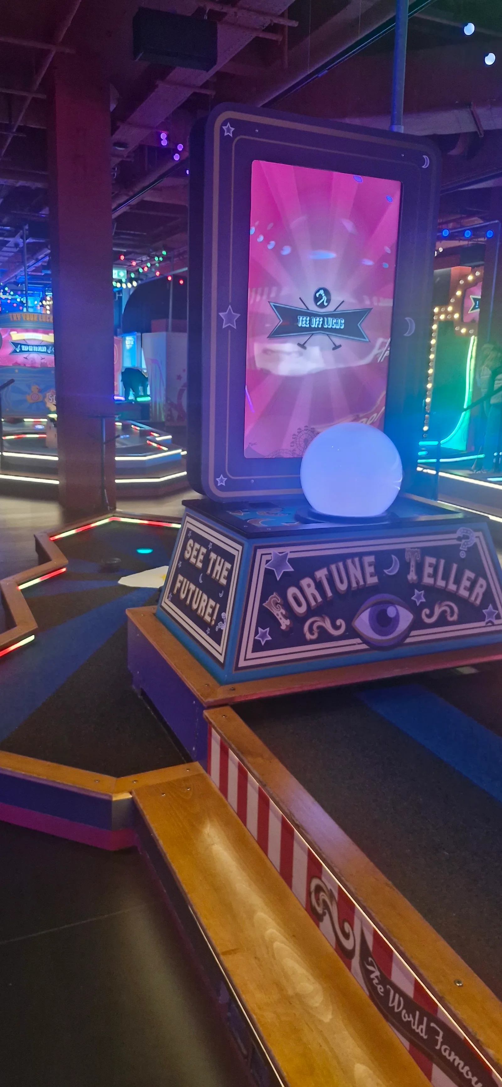 Atmosphere at The CUBE Manchester - Putters - Urban Playground Manchester — travel photo