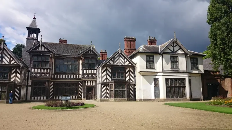 Wythenshawe Park