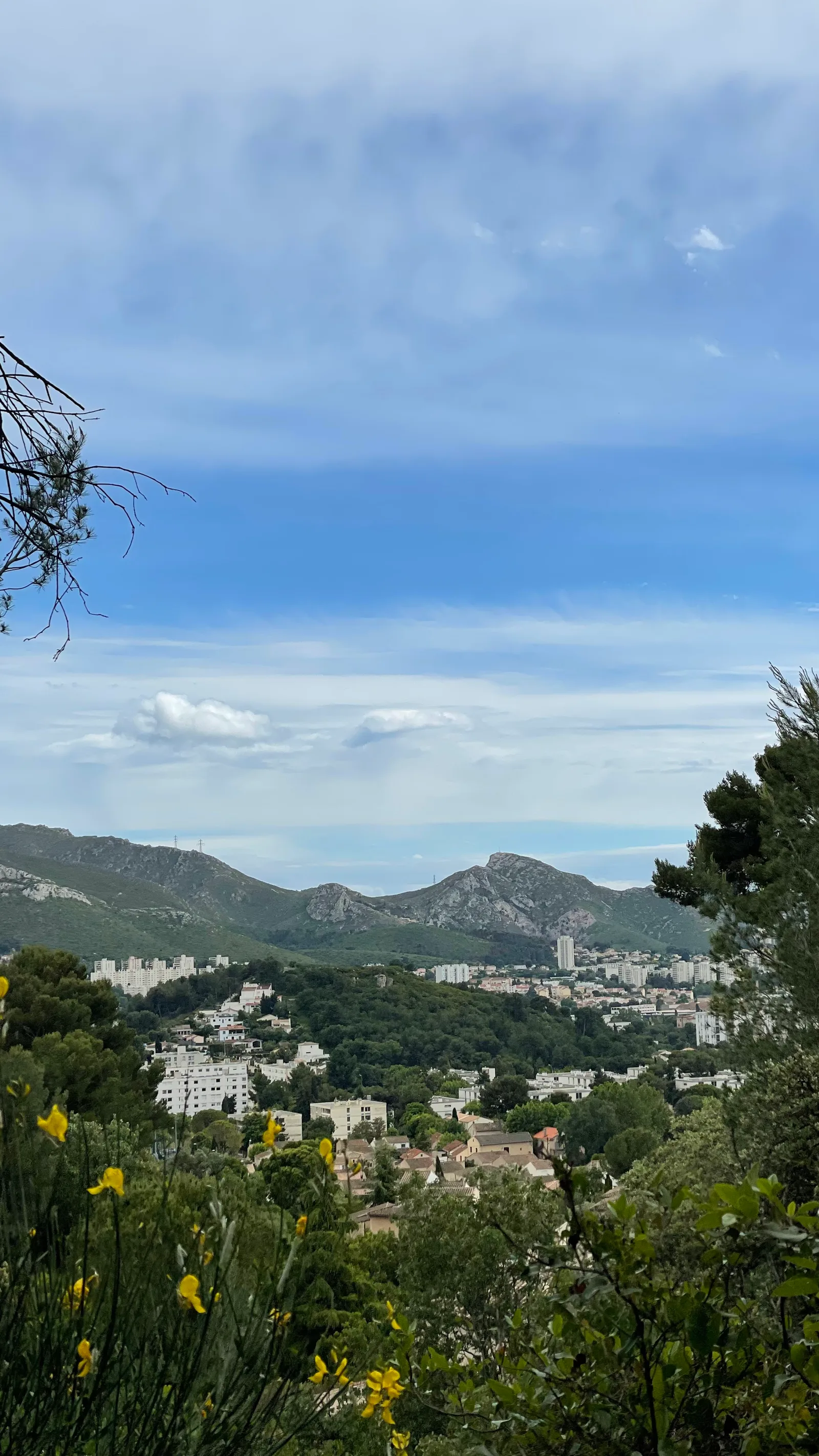 Atmosphere at Balade du Canal Marseille — travel photo