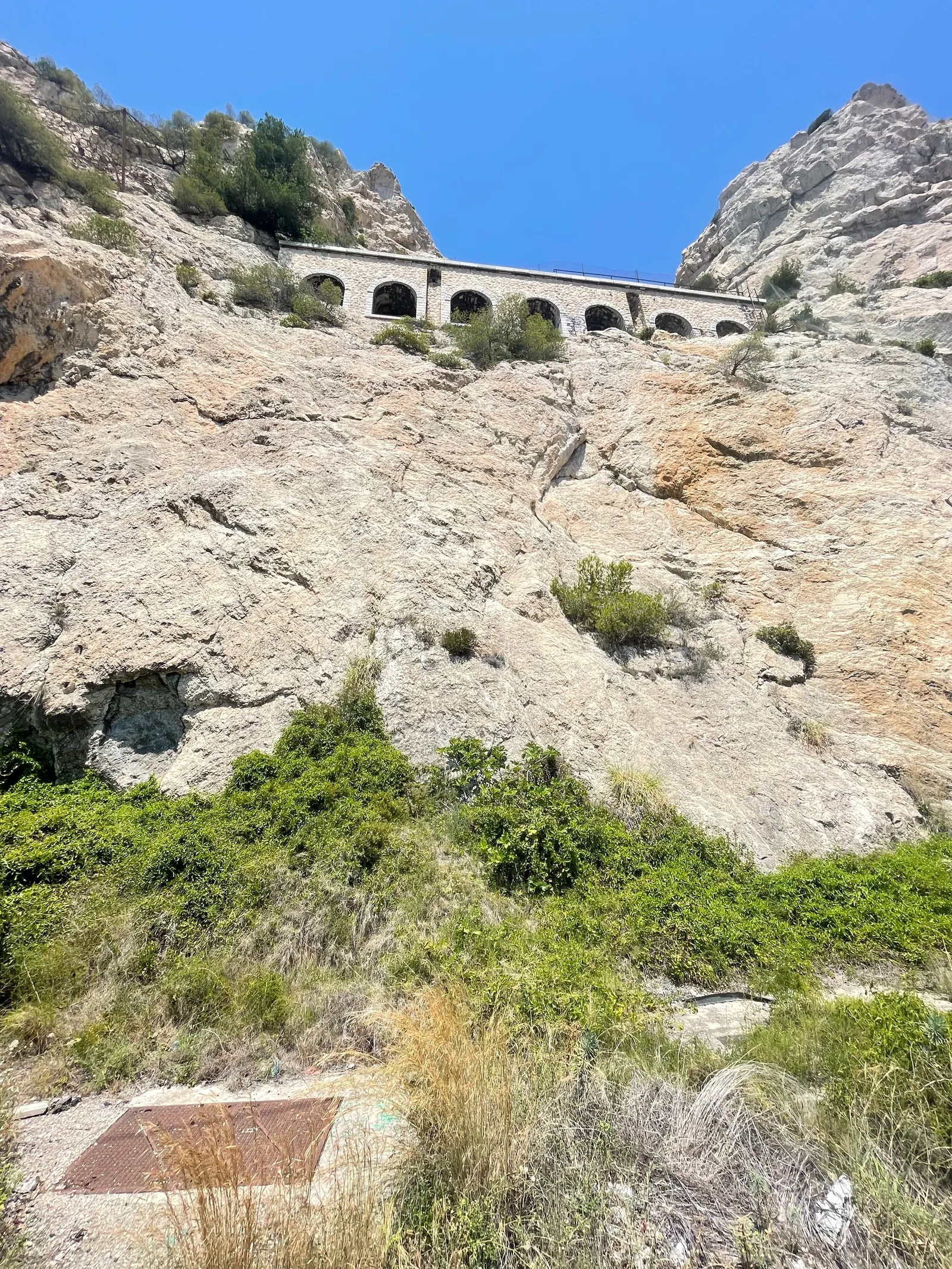 Main view at Jardin de Corbières Marseille — travel photo