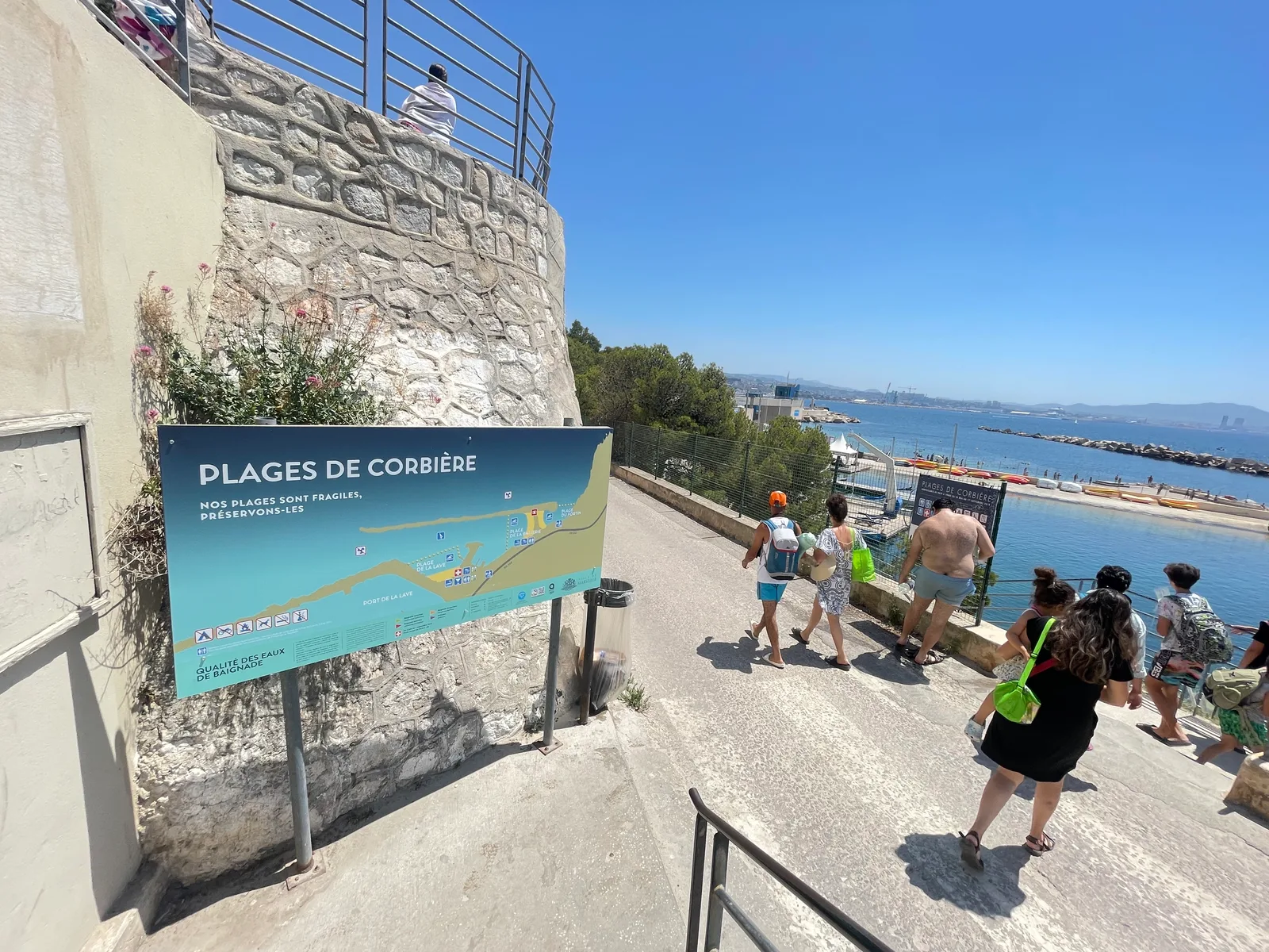 Atmosphere at Jardin de Corbières Marseille — travel photo