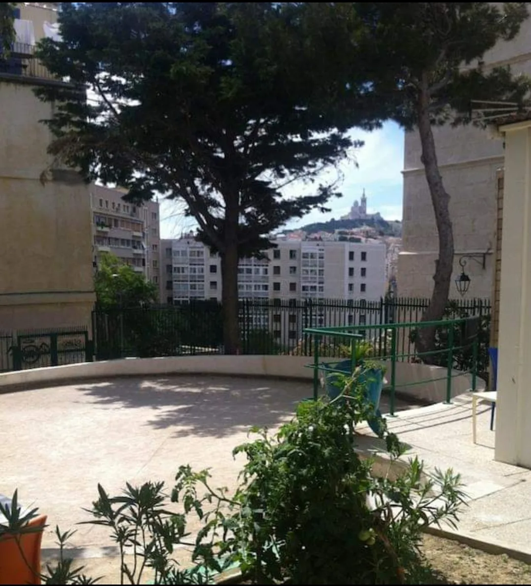 Main view at La boule des vents Marseille — travel photo