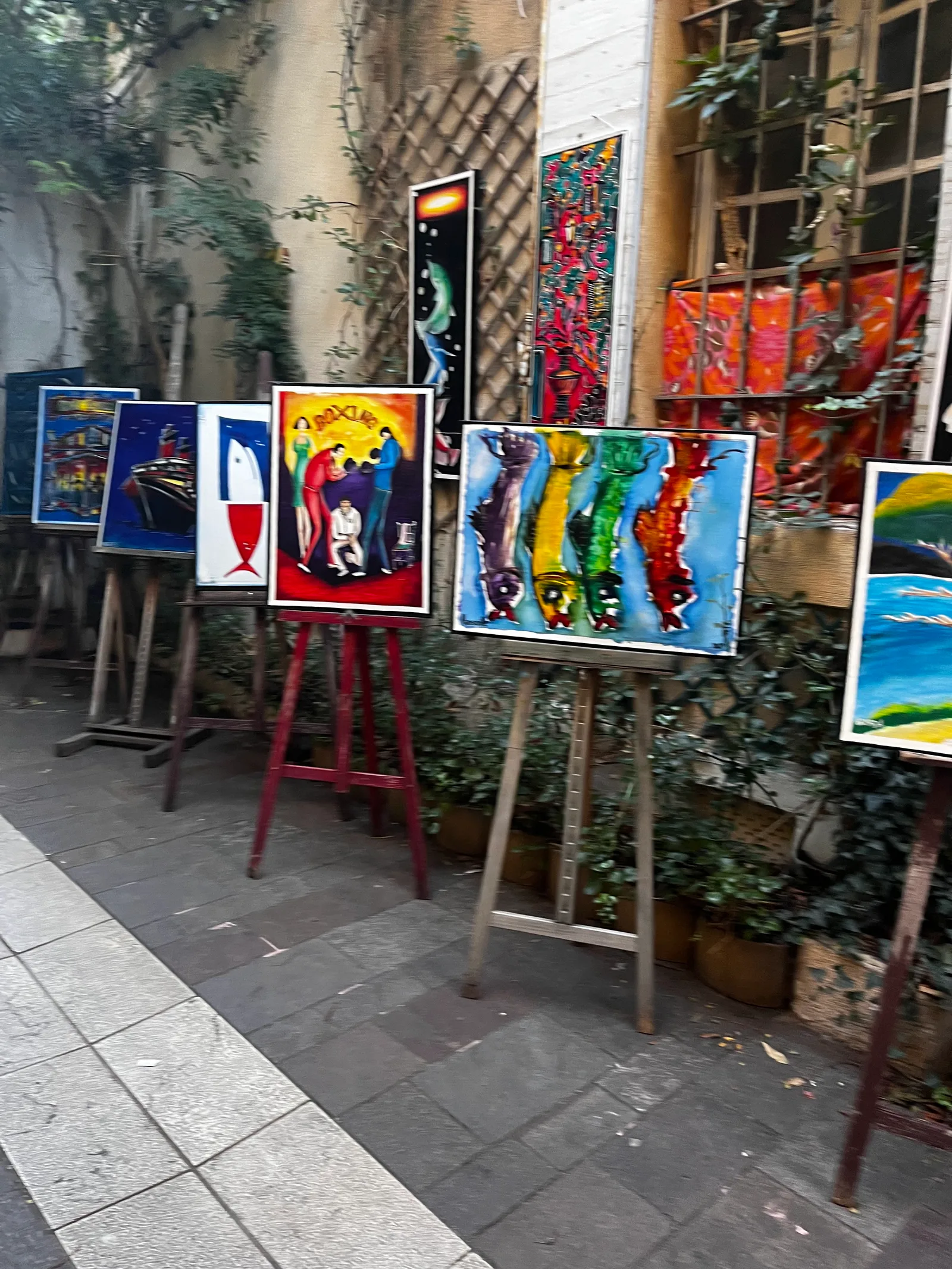 Details at La boule des vents Marseille — travel photo