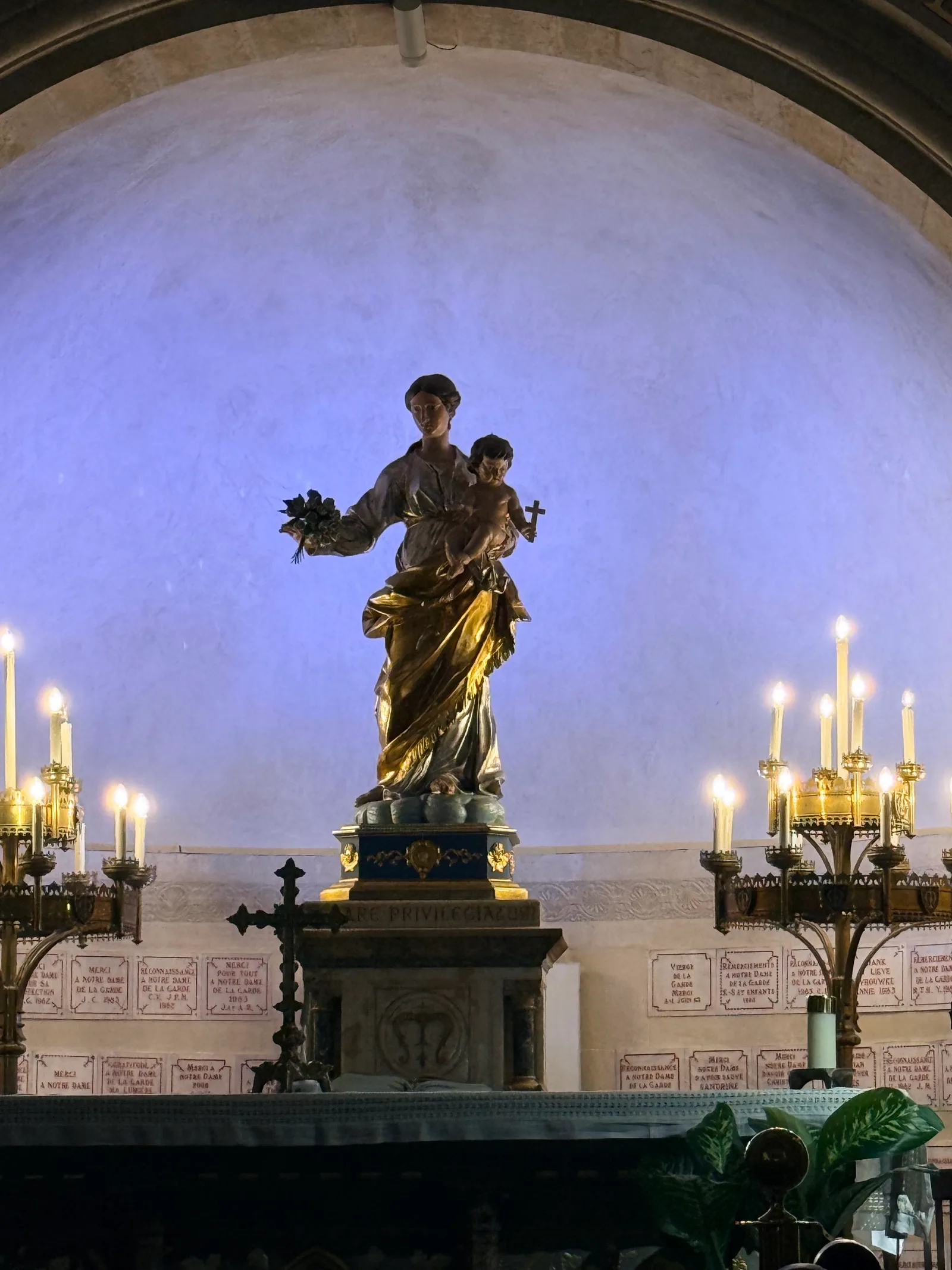 Atmosphere at Notre-Dame de la Garde Marseille — travel photo