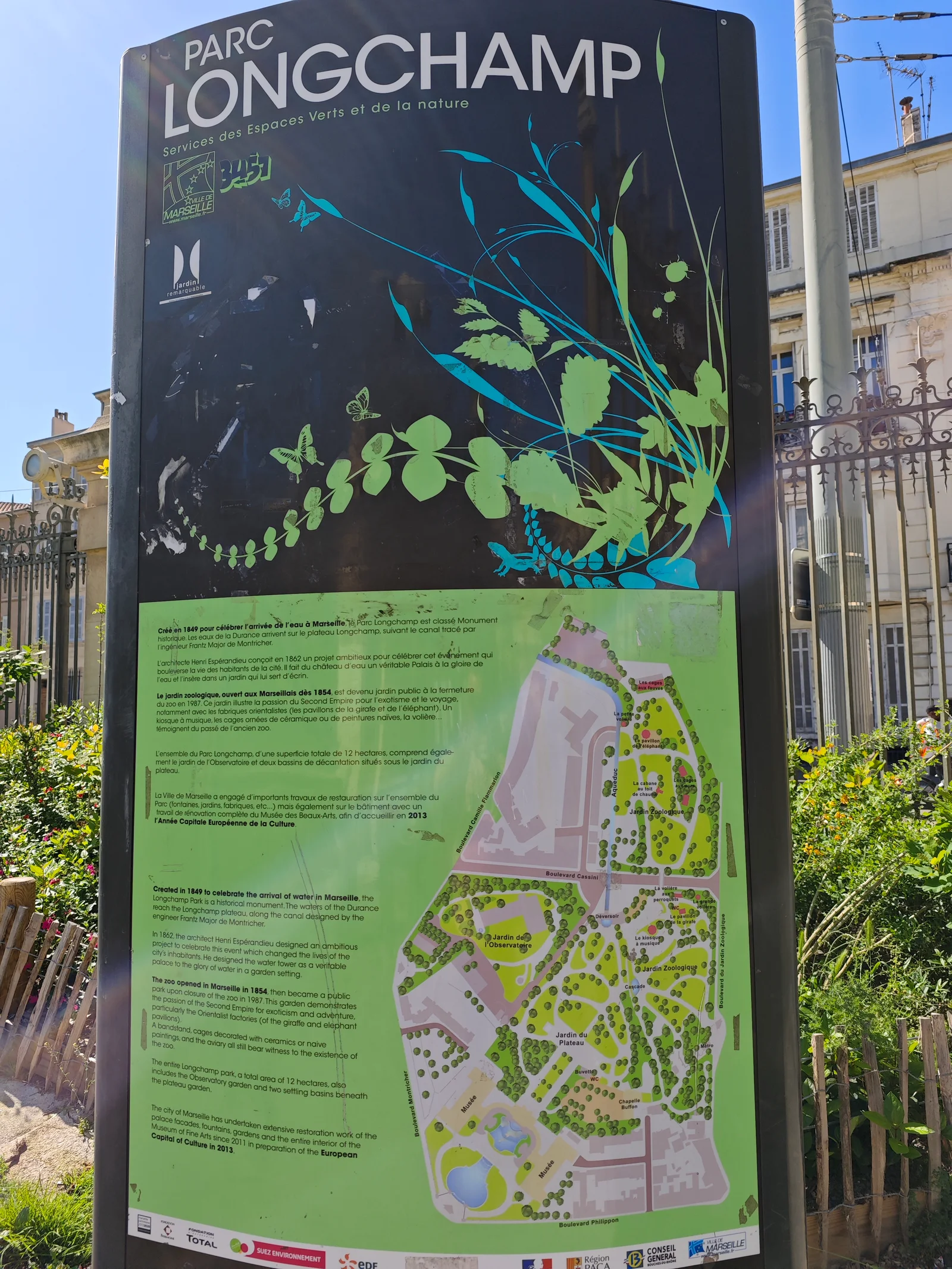 Atmosphere at Palais Longchamp Marseille — travel photo