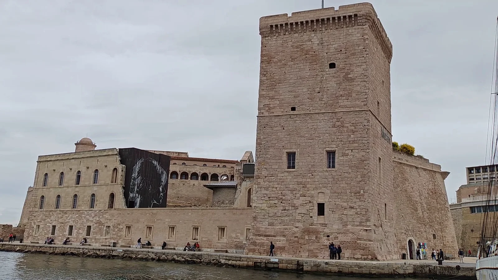 Details at Place d'Armes Marseille — travel photo