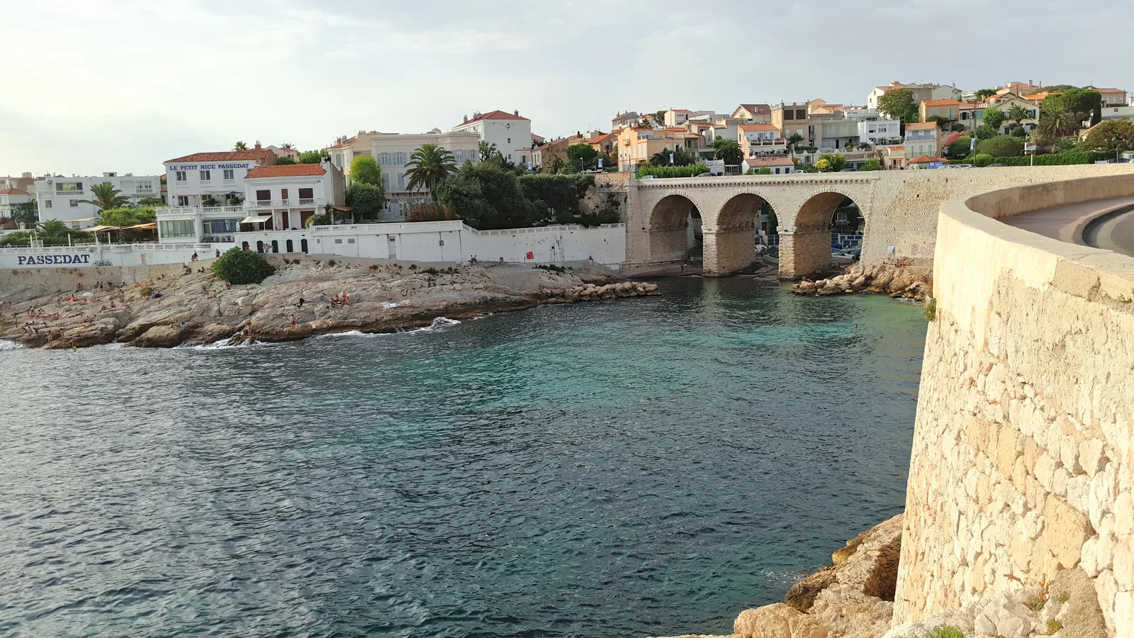 Atmosphere at Pont de la Fausse Monnaie Marseille — travel photo