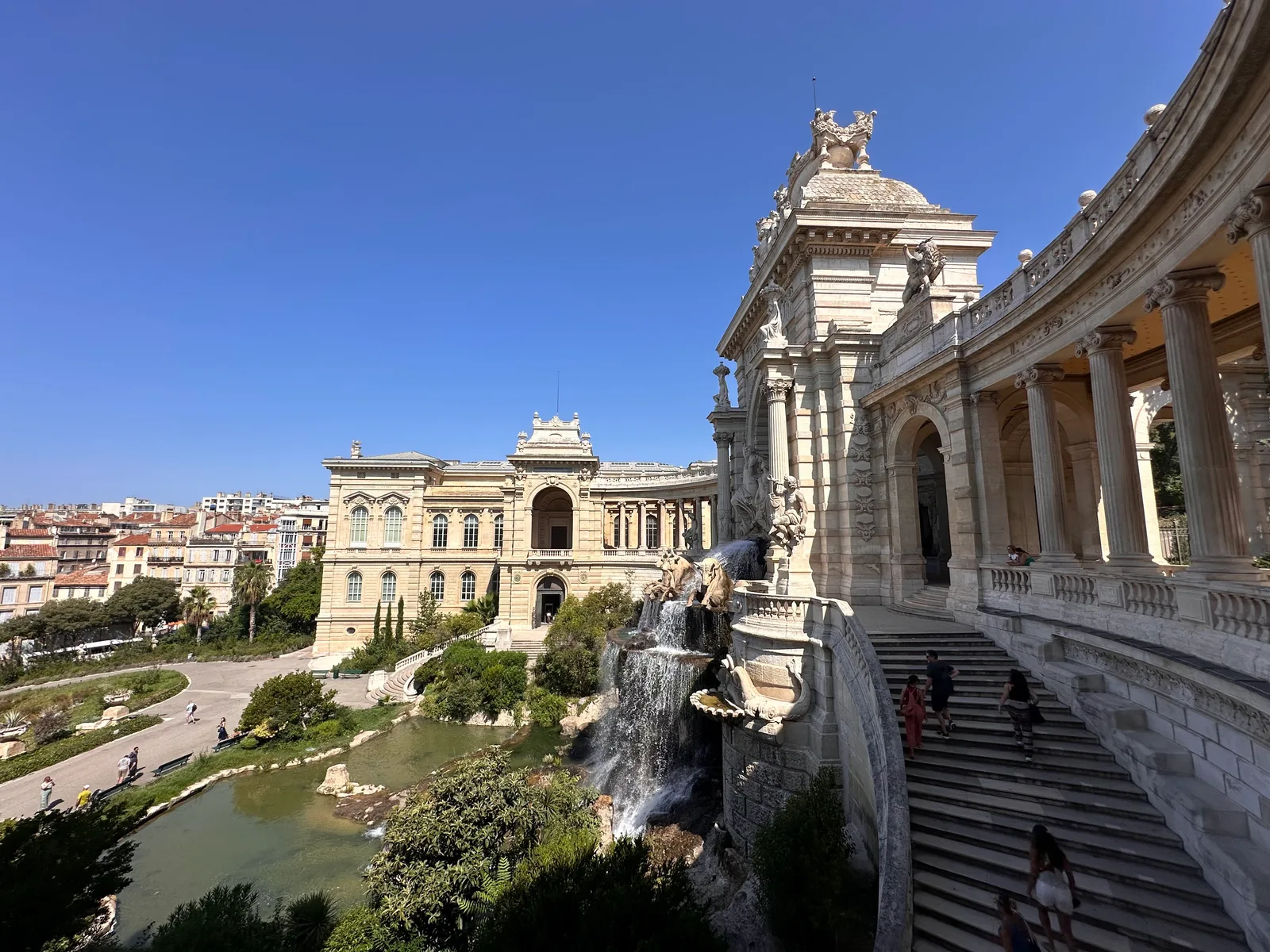 Main view at Zoological Gardens Marseille — travel photo