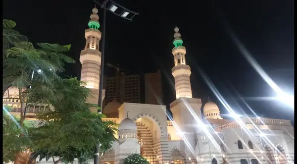 Interior at Aisha Al Rajhi Mosque Mecca — travel photo