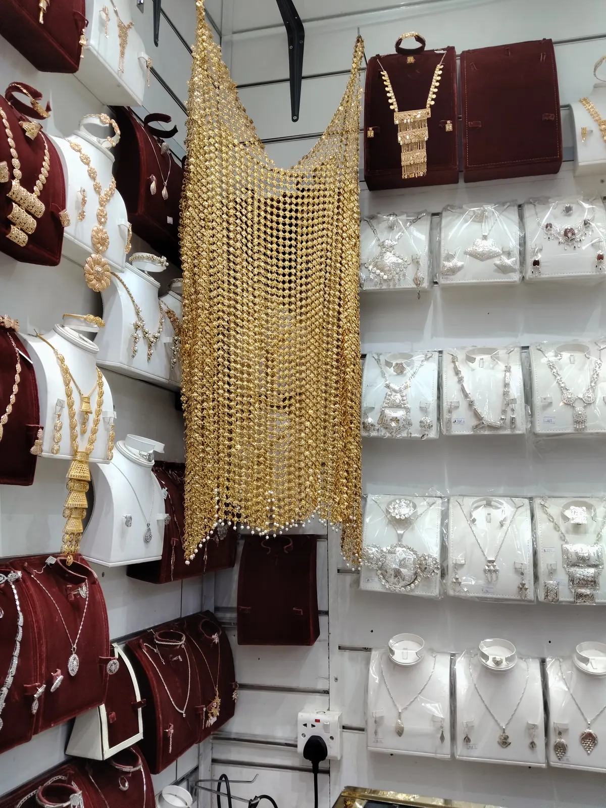 Main view at Al Otaibiyah Market Mecca — travel photo