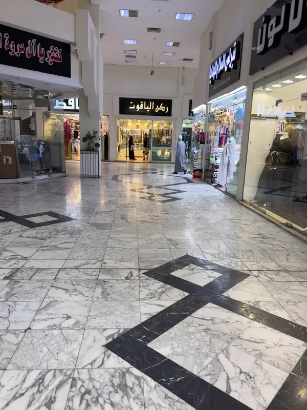 Interior at Azizia commercial Market Mecca — travel photo