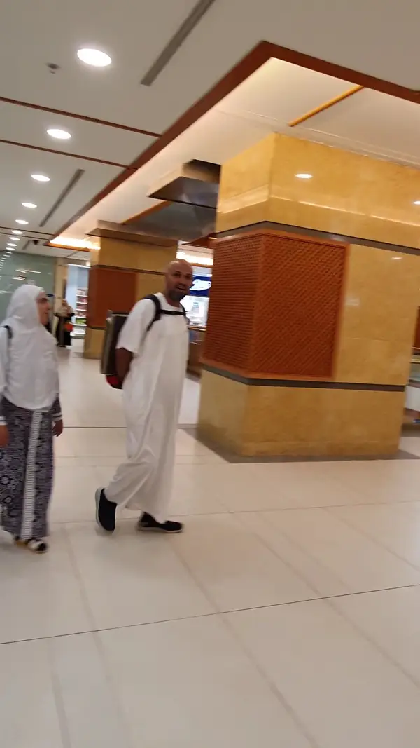Interior at Souk Al-Khalil 1 - Jabal Omar Mecca — travel photo