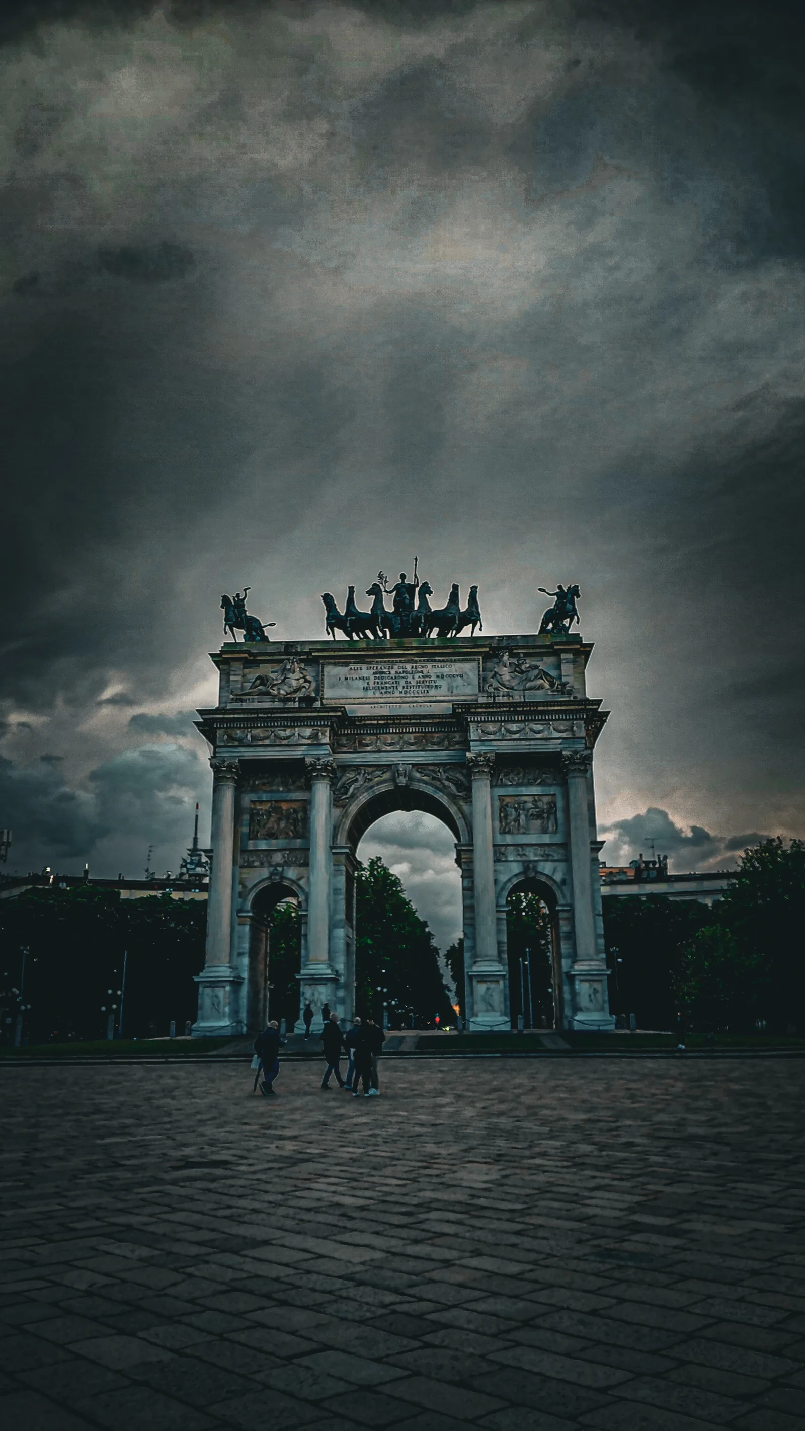 Atmosphere at Arco della Pace Milan — travel photo