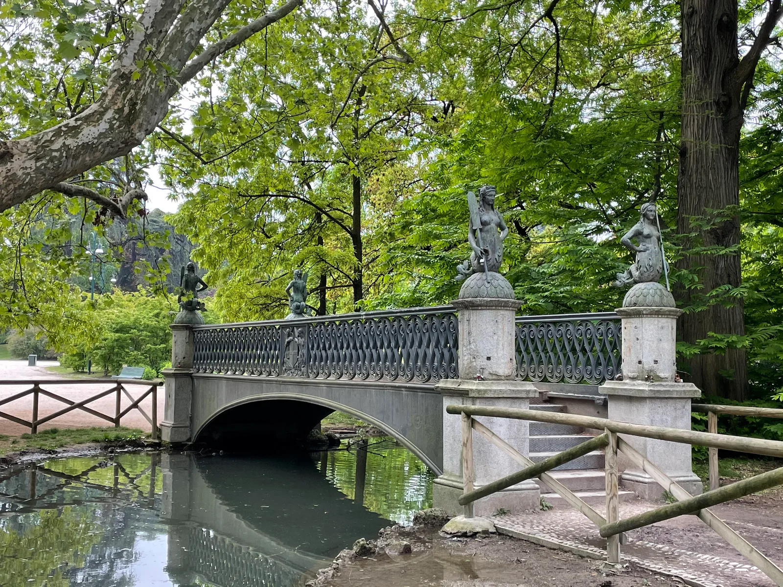 Bridge of the Little Mermaids