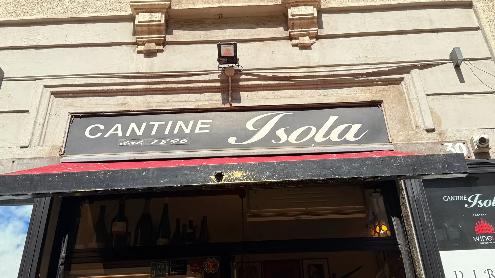 Interior at Cantine Isola dal 1896 Milan — travel photo