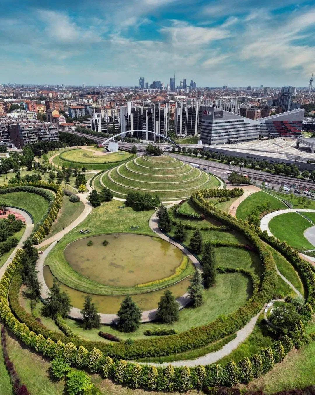 Main view at Parco Industria Alfa Romeo - Portello Milan — travel photo