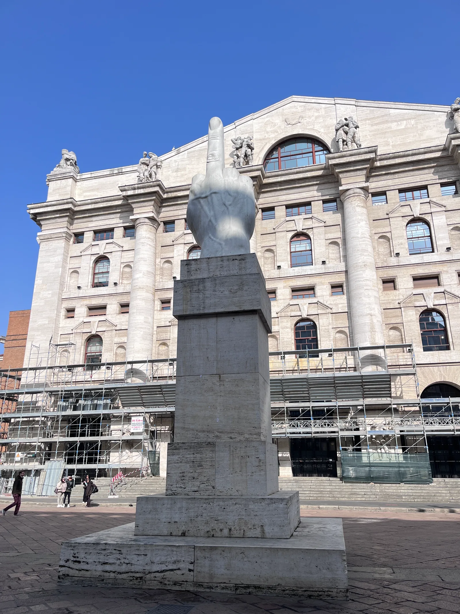 Atmosphere at Piazza degli Affari Milan — travel photo