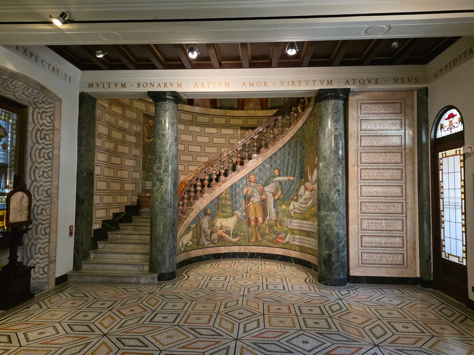 Atmosphere at Pinacoteca Ambrosiana Milan — travel photo