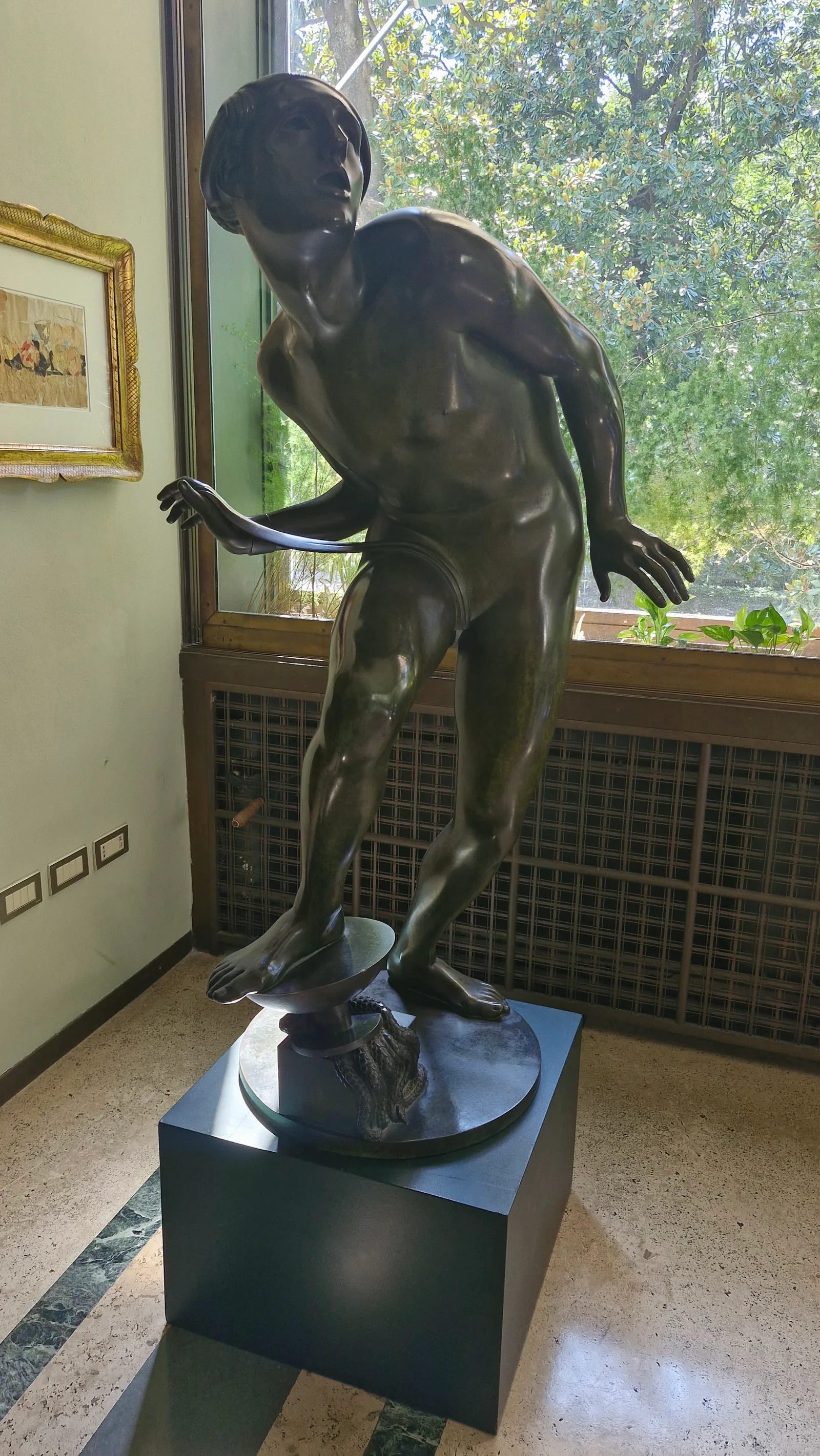 Atmosphere at Villa Necchi Campiglio Milan — travel photo