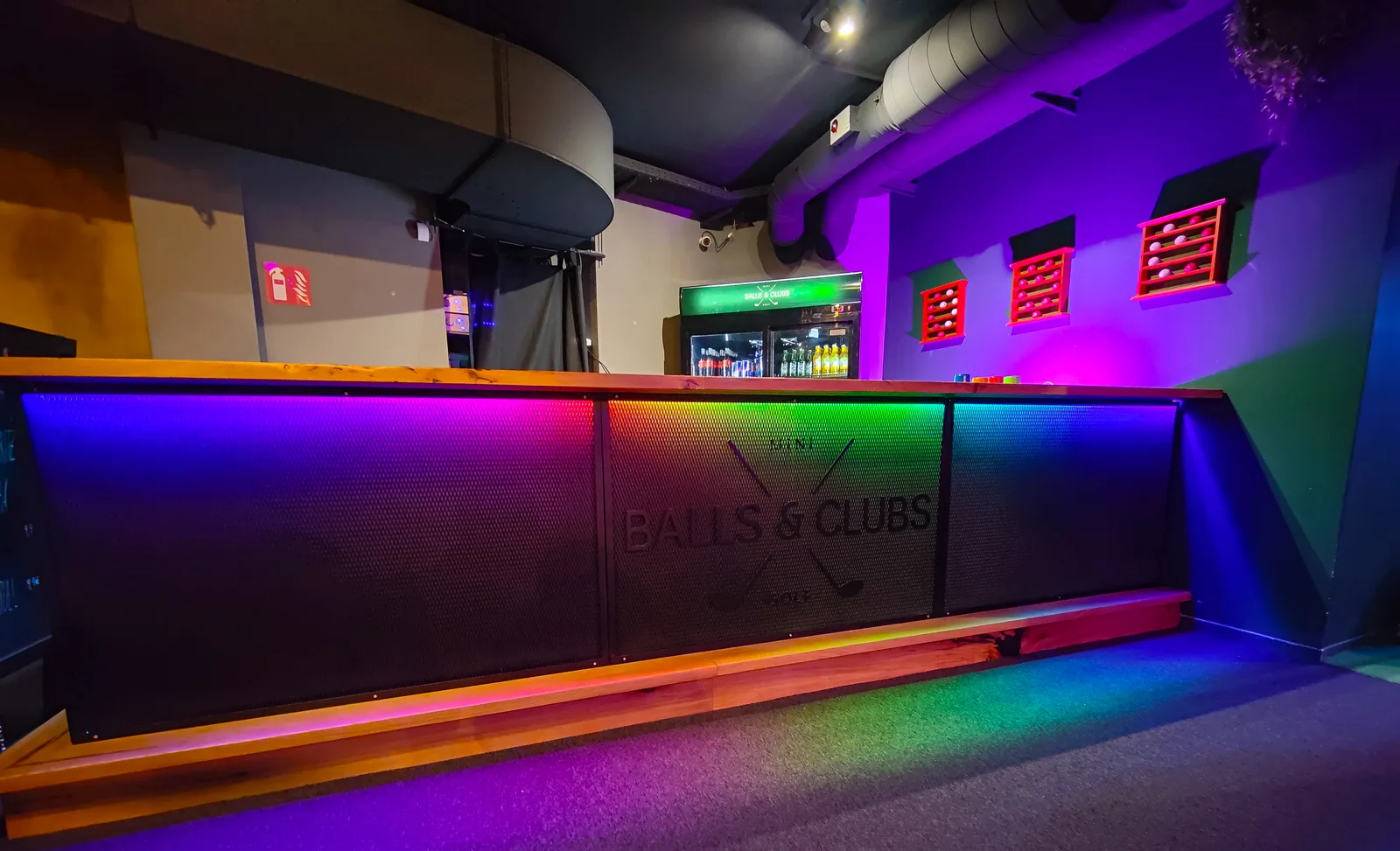 Main view at Balls & Clubs - Indoor-Minigolf in München Munich — travel photo