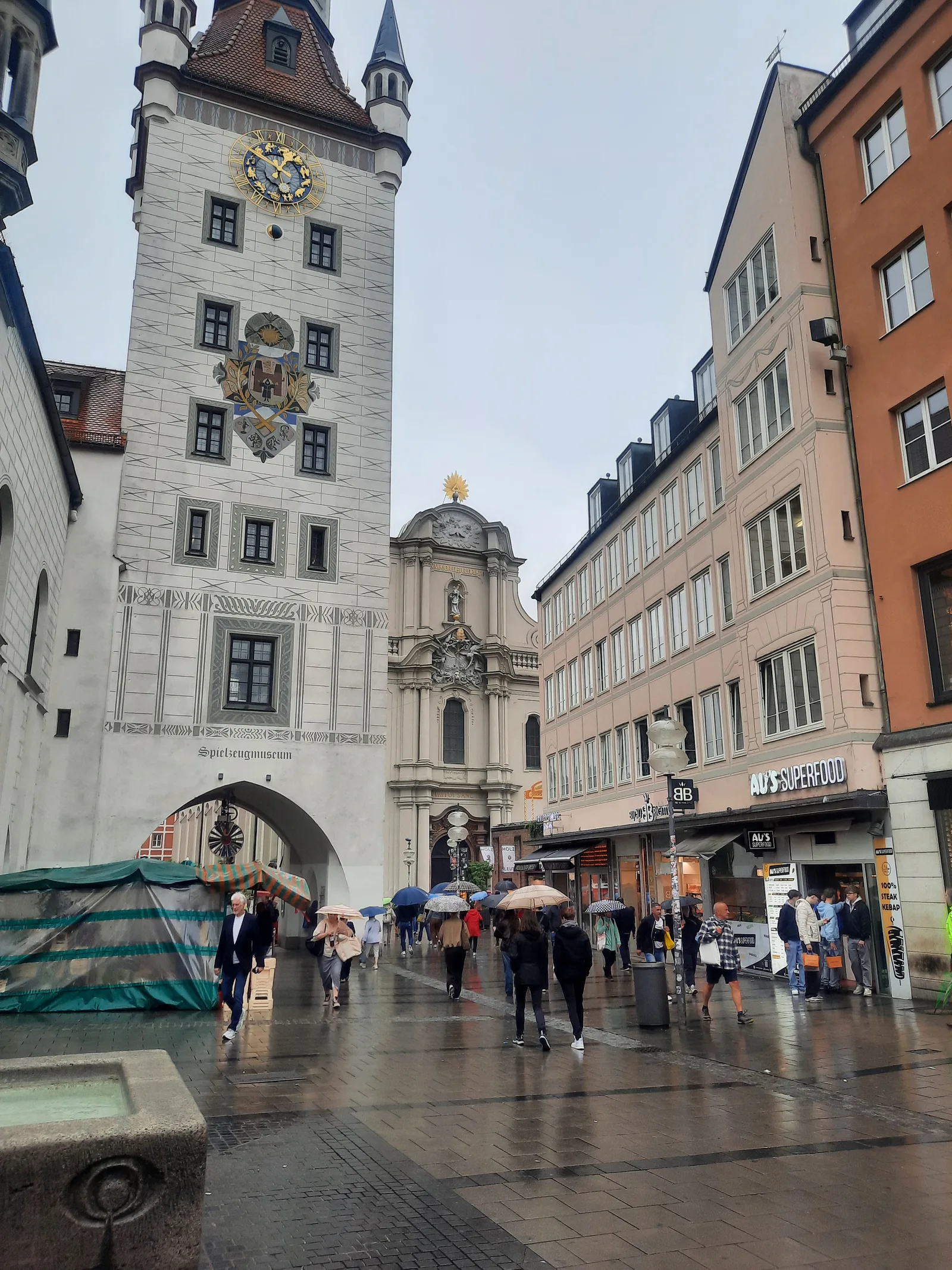 Atmosphere at Heilig Geist Munich — travel photo