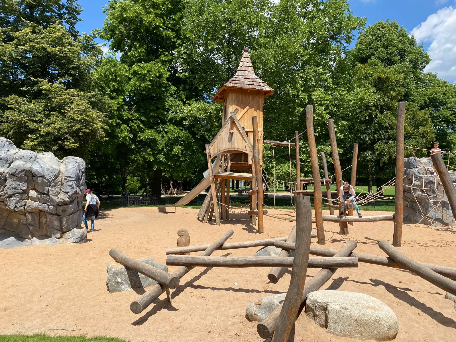 Details at Luitpoldpark Munich — travel photo