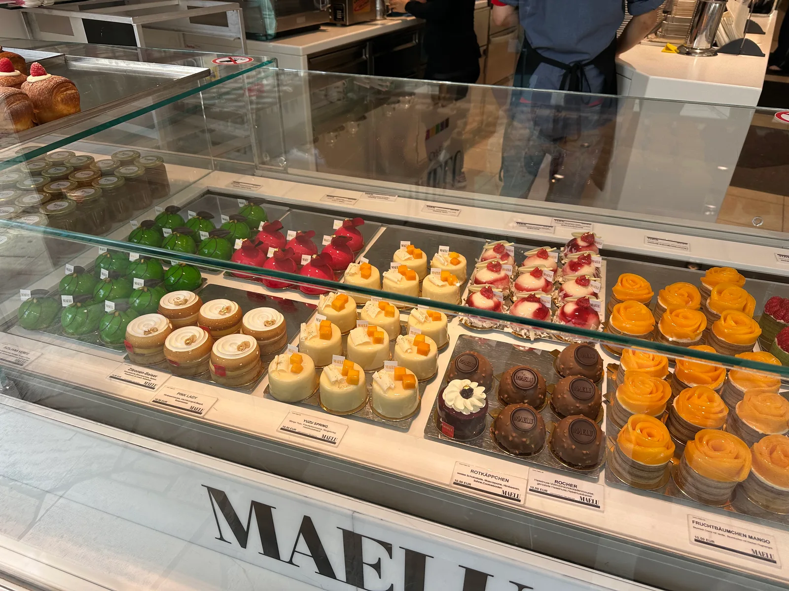 Main view at Maelu confectionery & café Munich — travel photo