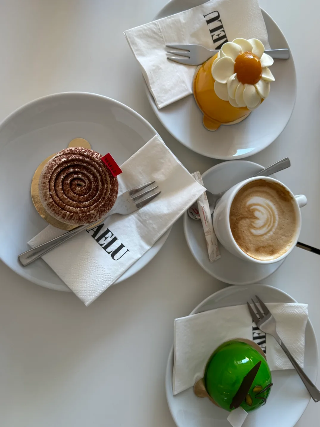 Atmosphere at Maelu confectionery & café Munich — travel photo