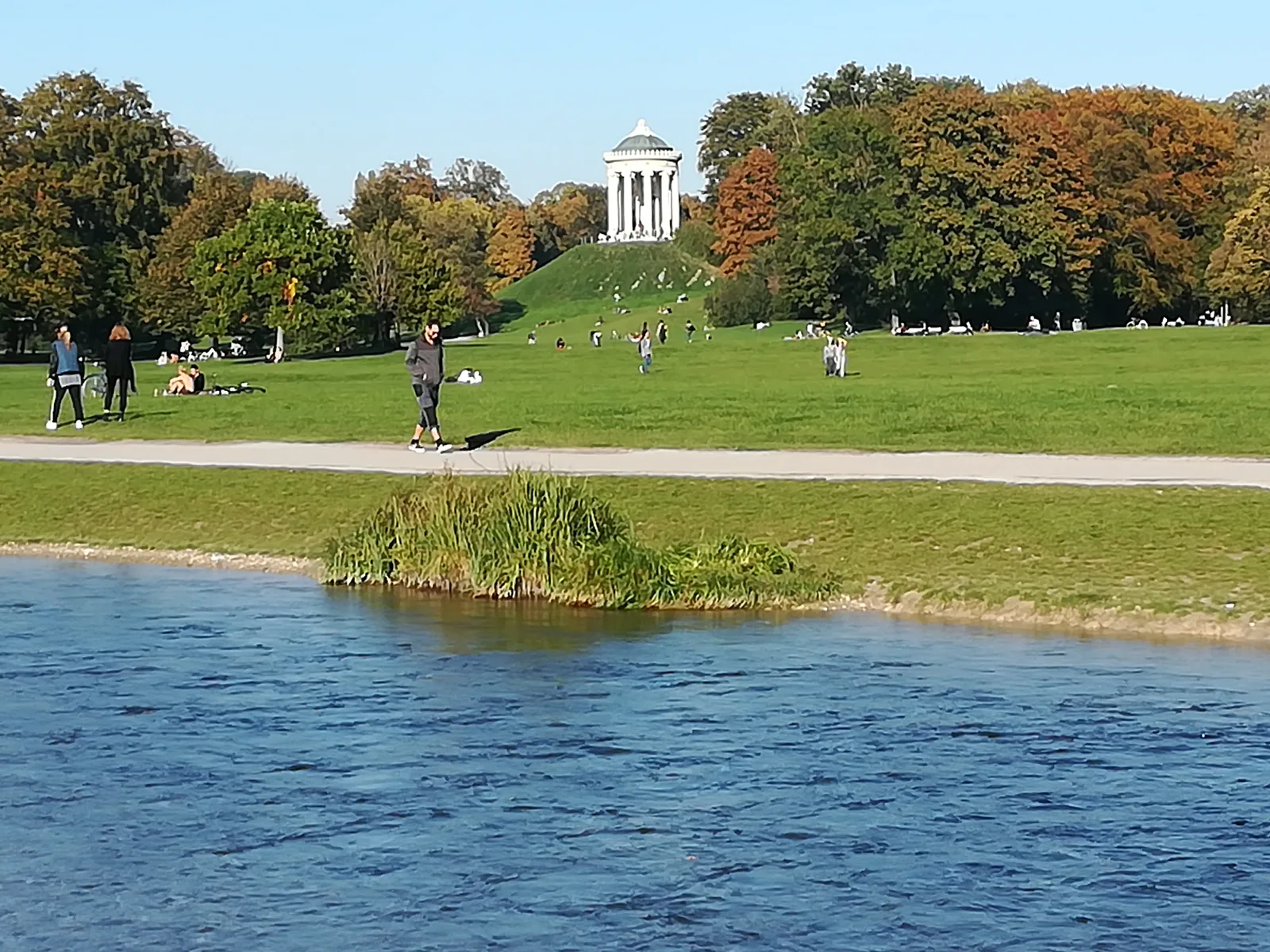 Details at Monopteros im Englischen Garten Munich — travel photo