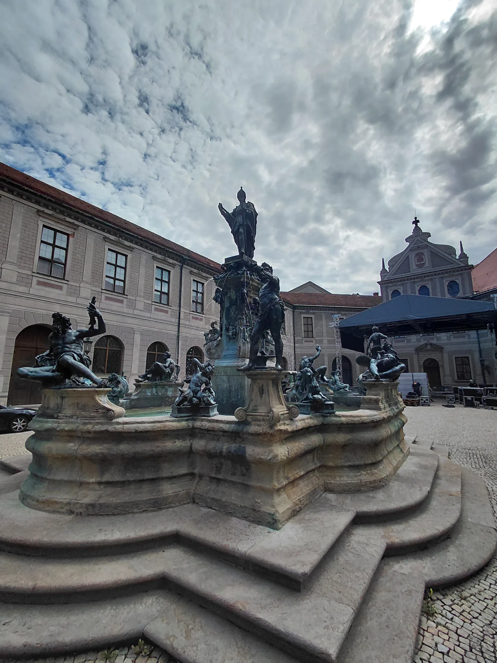 Main view at Odeonsplatz Munich — travel photo