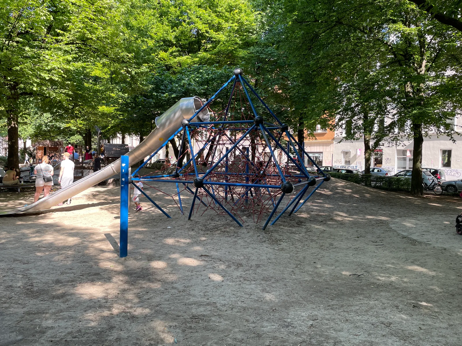 Main view at Spielplatz Am Glockenbach Munich — travel photo
