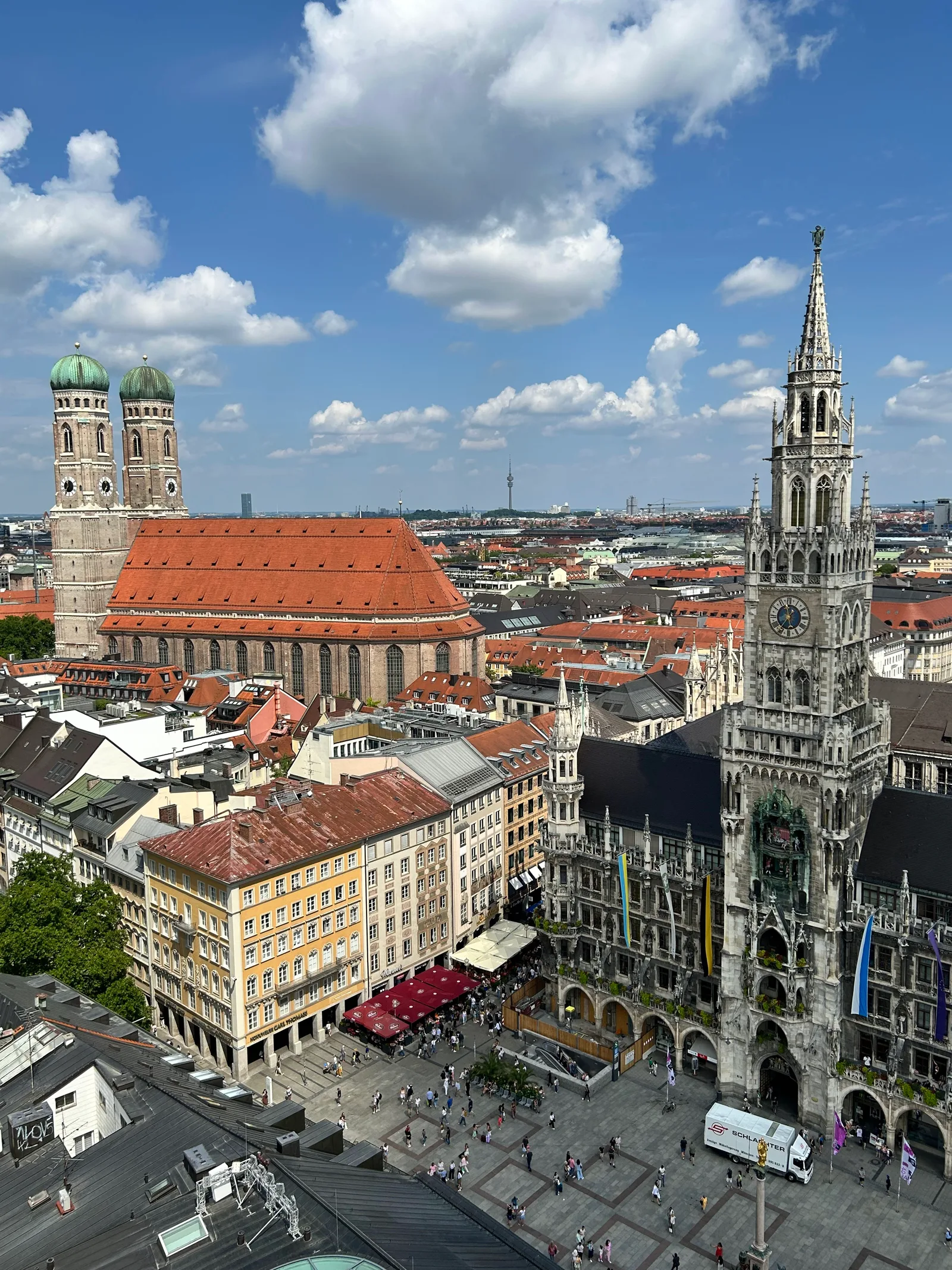 Atmosphere at St. Peter's Church & Tower Munich — travel photo