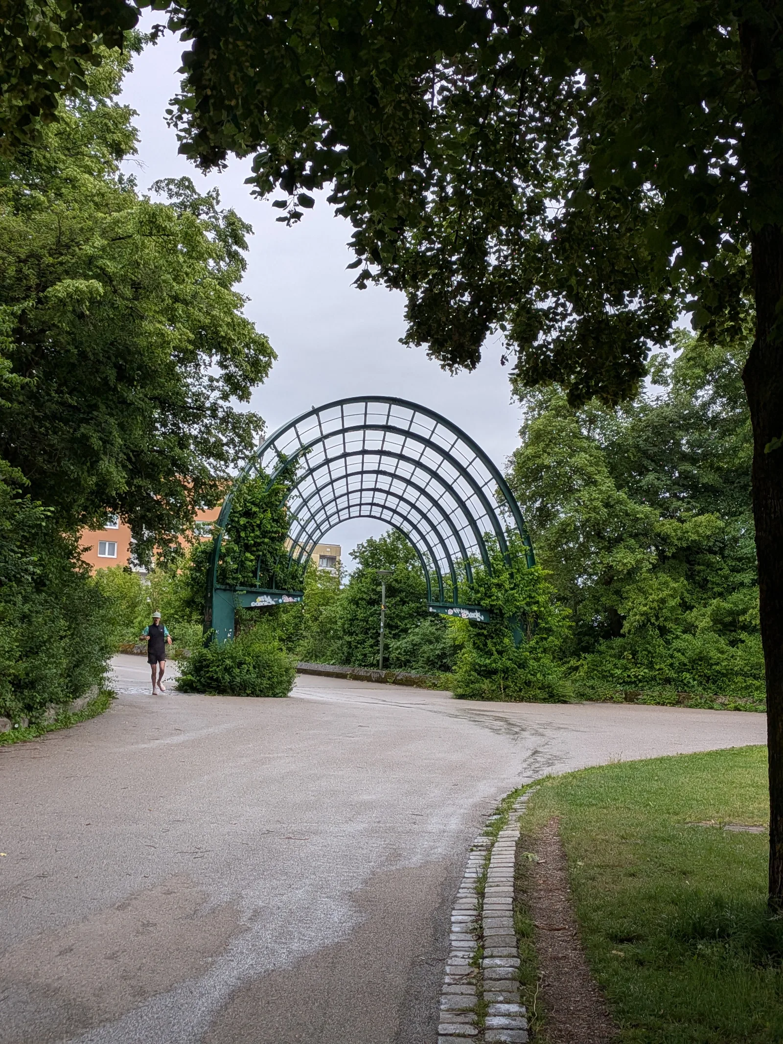 Atmosphere at Wasserspielplatz Westpark Munich — travel photo
