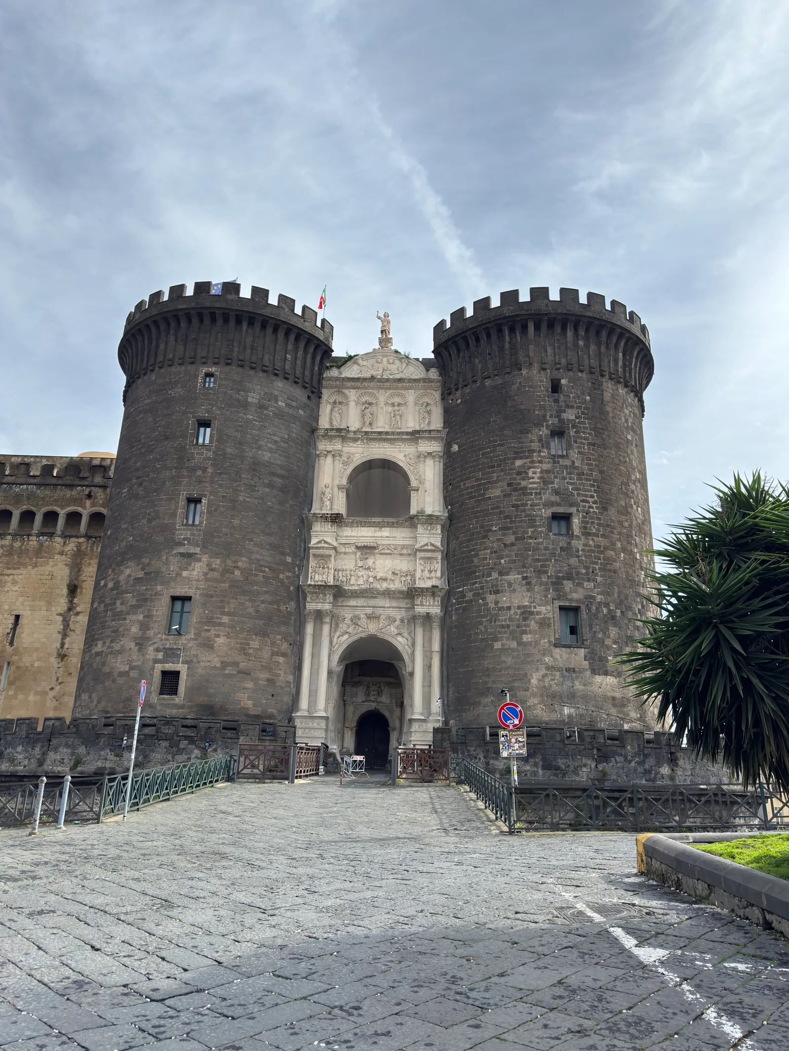 Atmosphere at Castel dell'Ovo Naples — travel photo