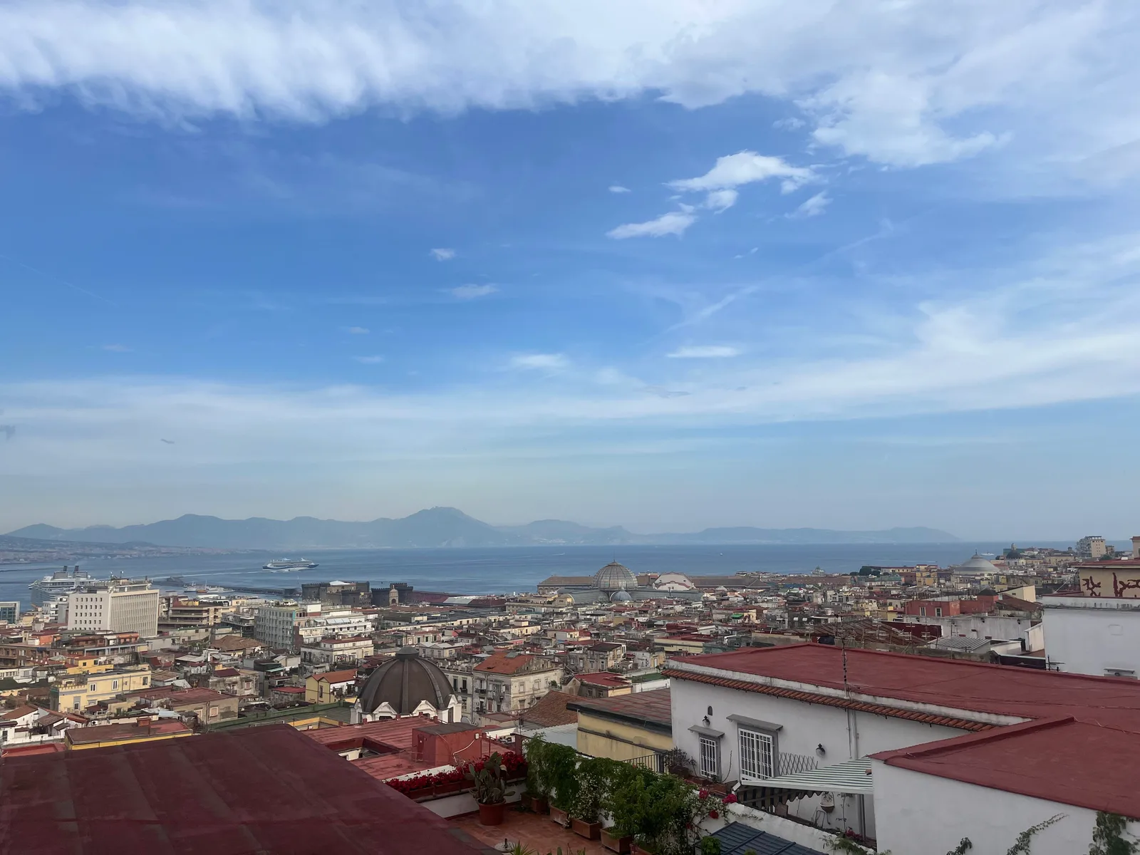 Details at City view Naples — travel photo