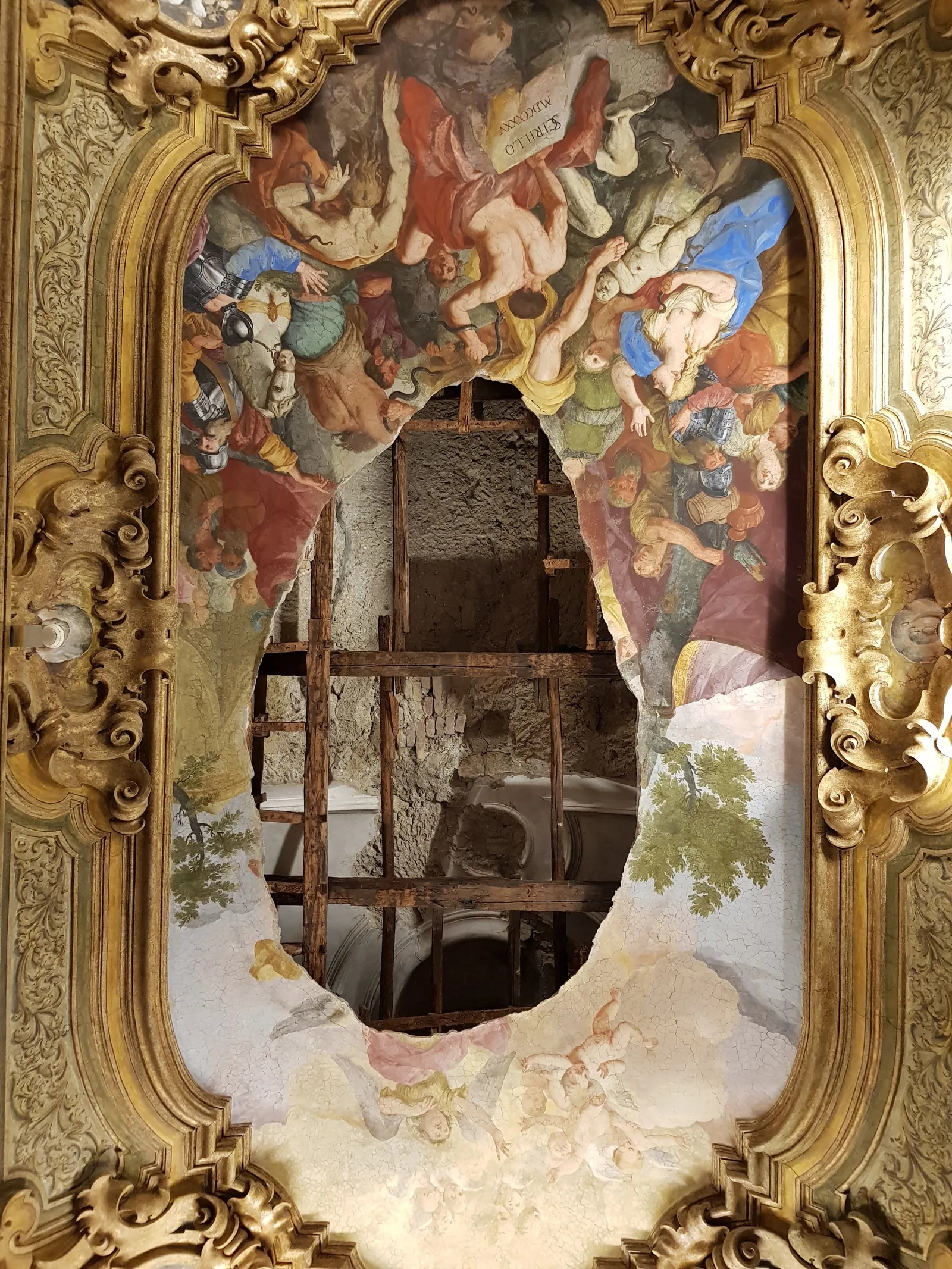 Atmosphere at Donnaregina Monumental Complex - Diocesan Museum of Naples Naples — travel photo