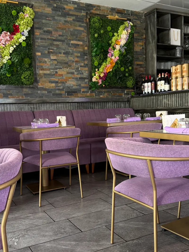 LAVENDER Cafe & Bistro